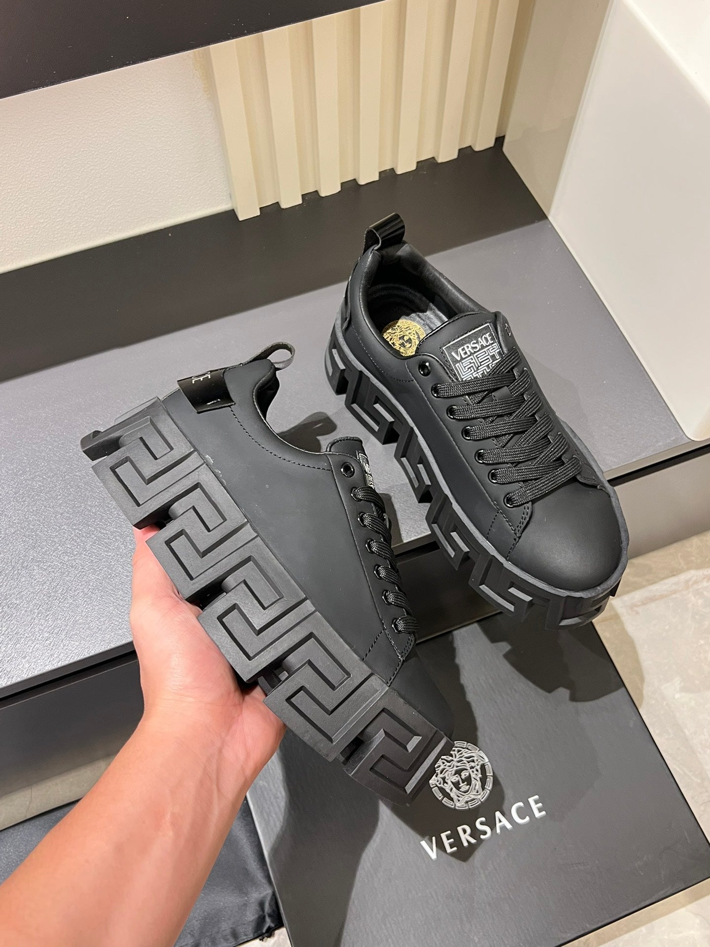 LuxluxHouse Best Quality Shoes Versace