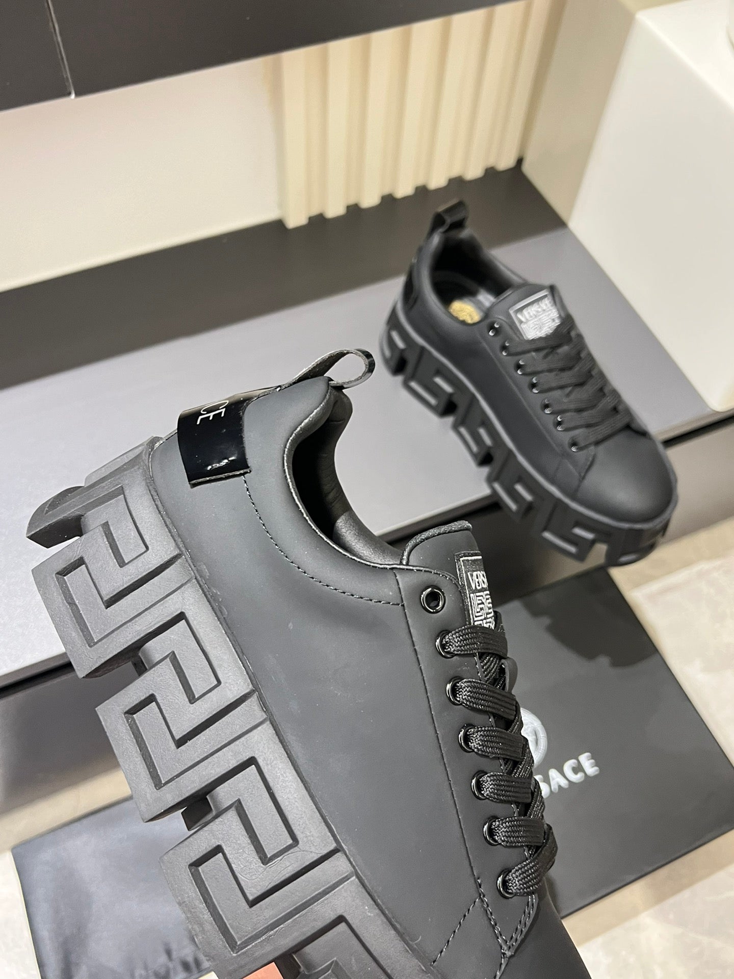 LuxluxHouse Best Quality Shoes Versace