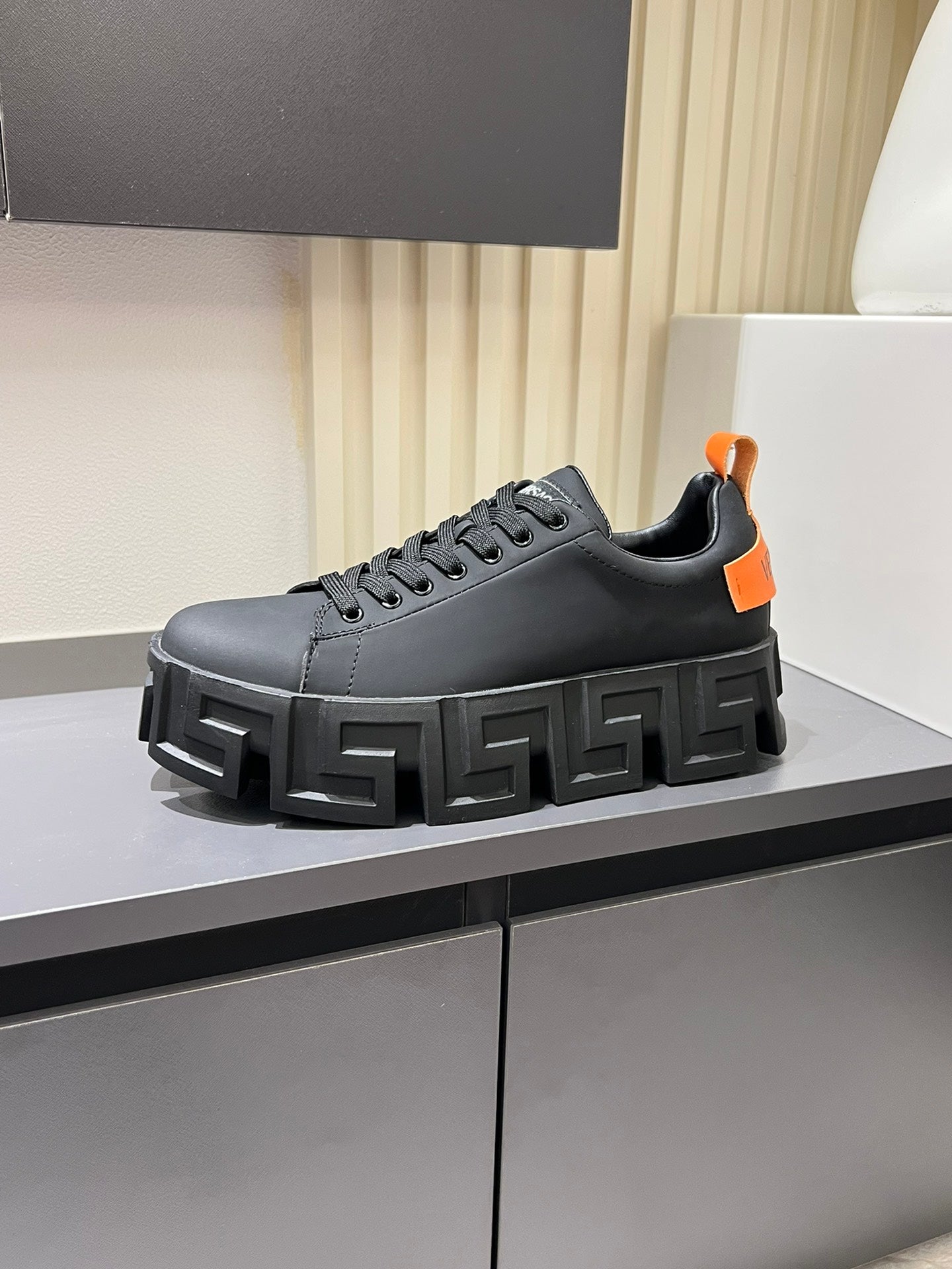 LuxluxHouse Best Quality Shoes Versace