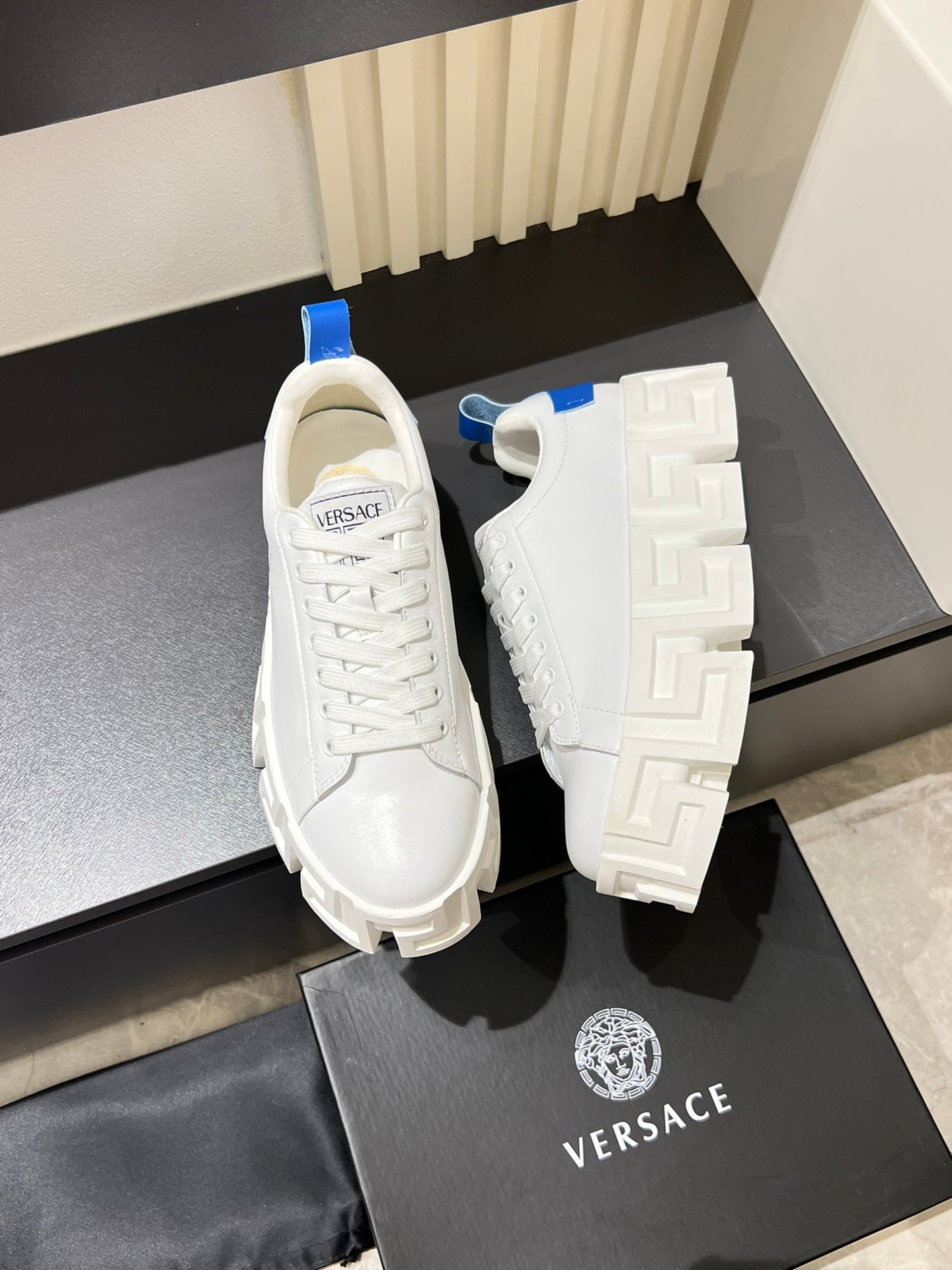LuxluxHouse Best Quality Shoes Versace
