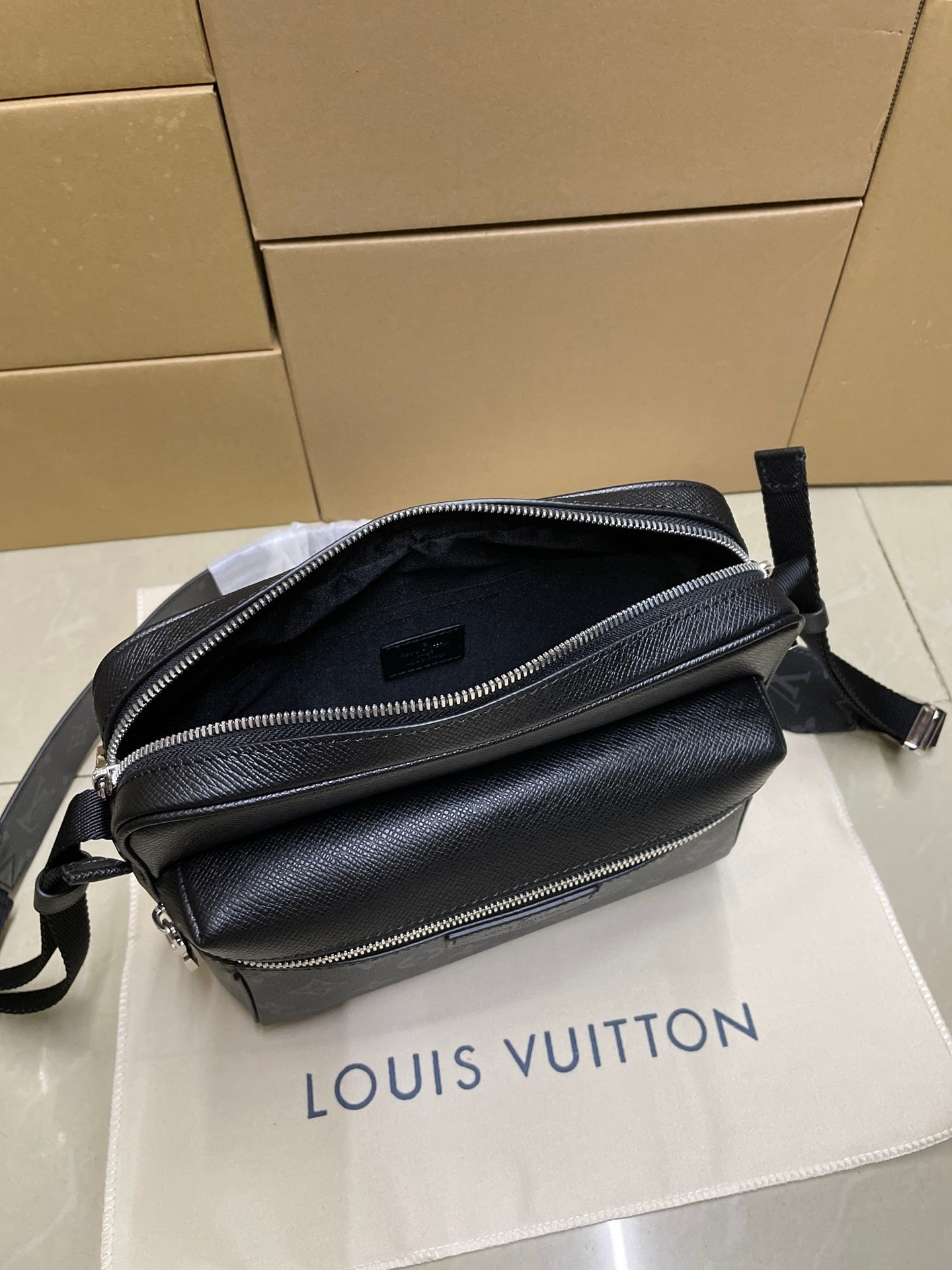 LuxluxHouse Best Quality Bags Louis Vuitton Women Men