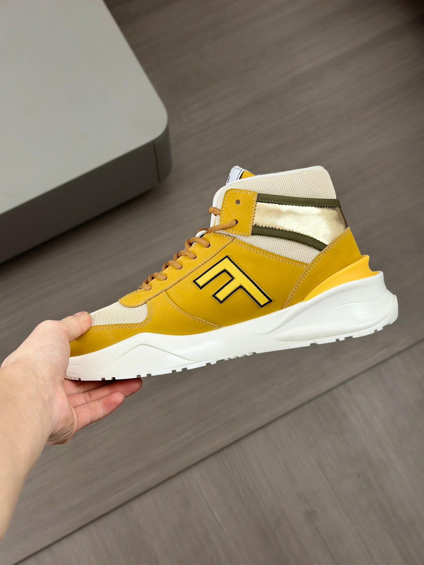 LuxluxHouse Best Quality Shoes Fendi