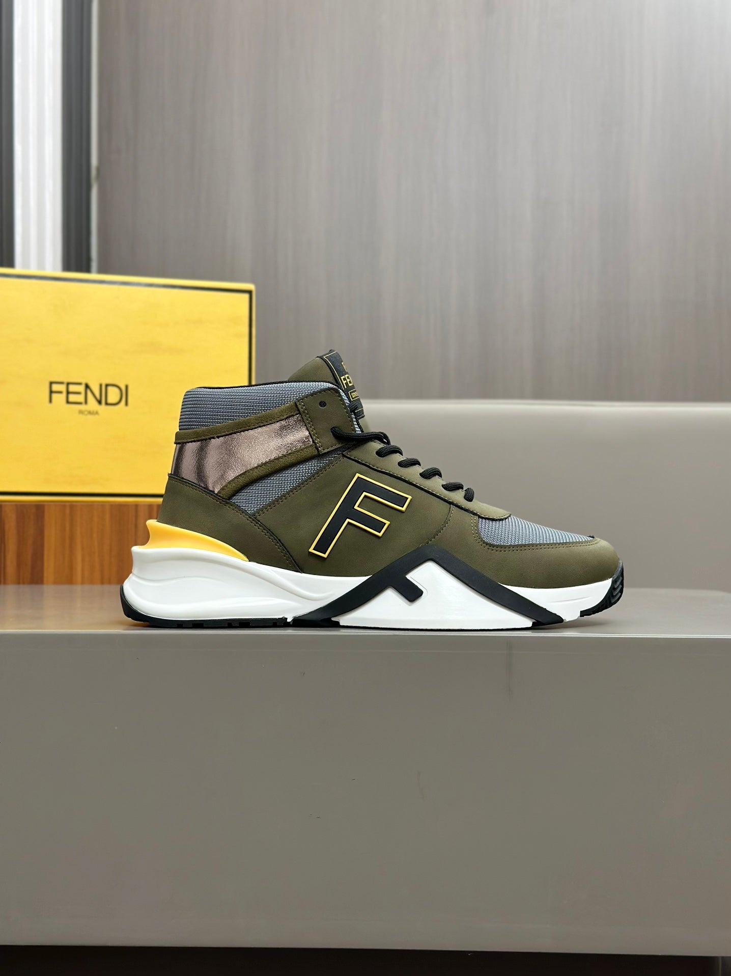 LuxluxHouse Best Quality Shoes Fendi