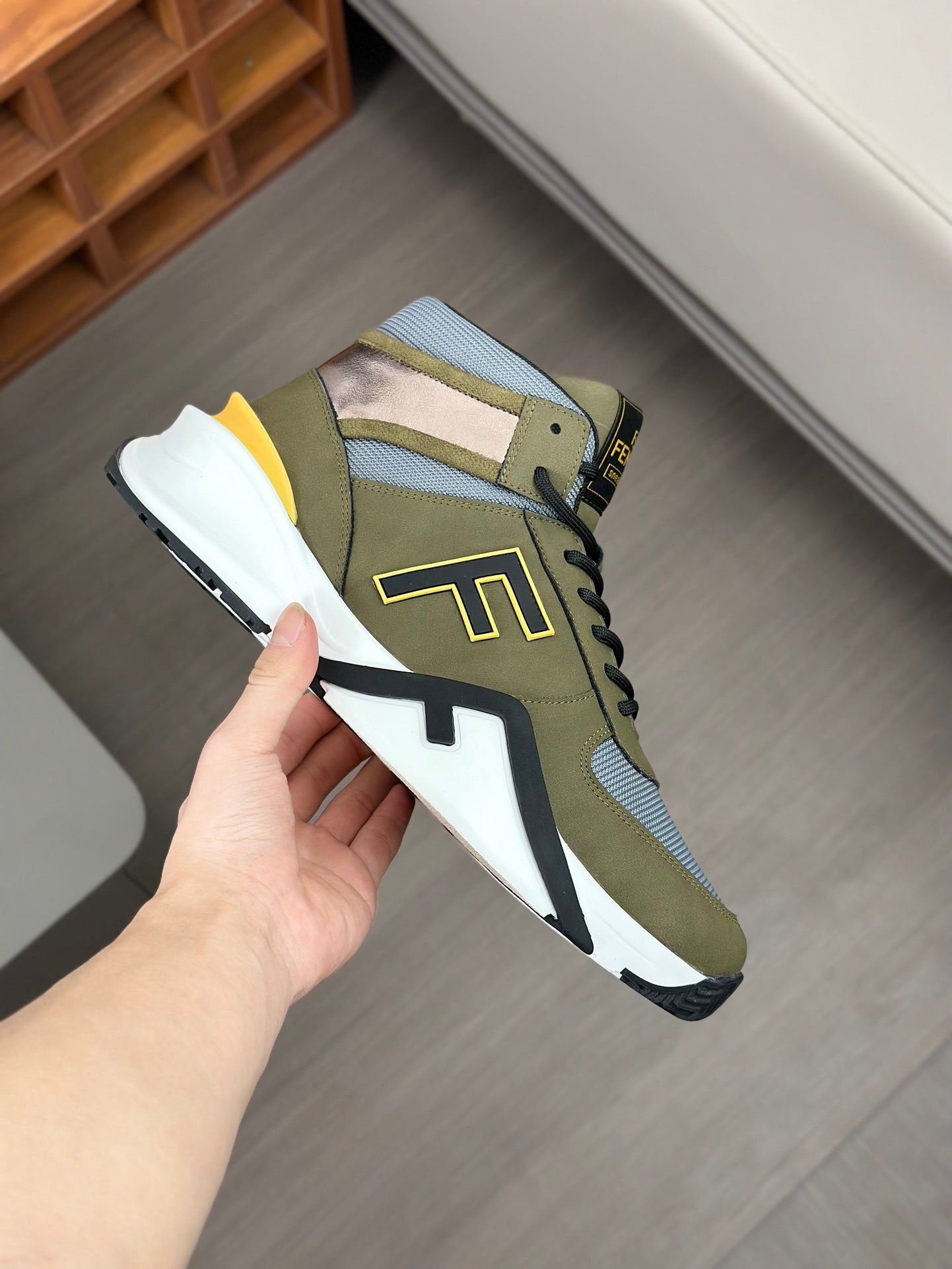 LuxluxHouse Best Quality Shoes Fendi