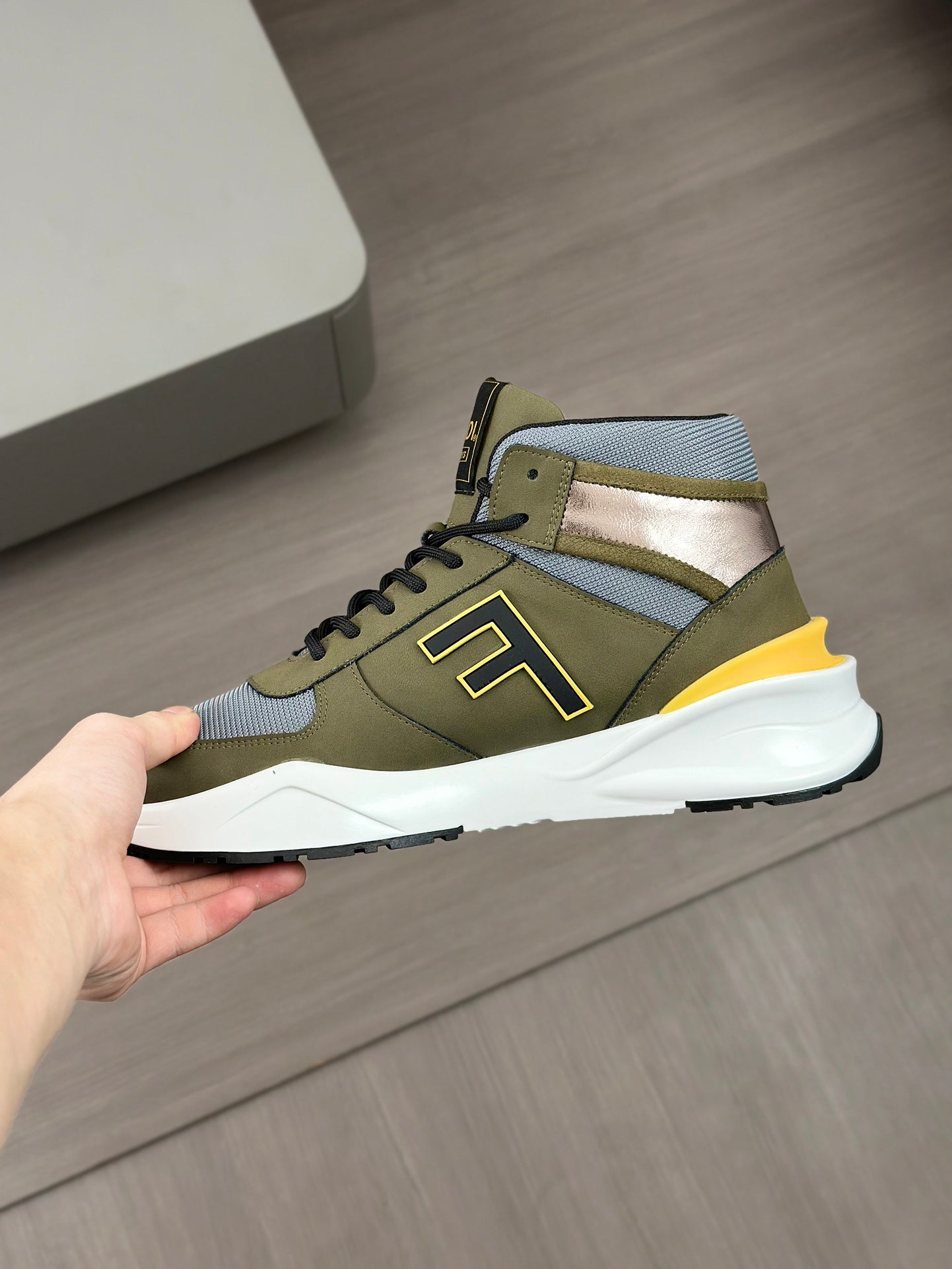 LuxluxHouse Best Quality Shoes Fendi
