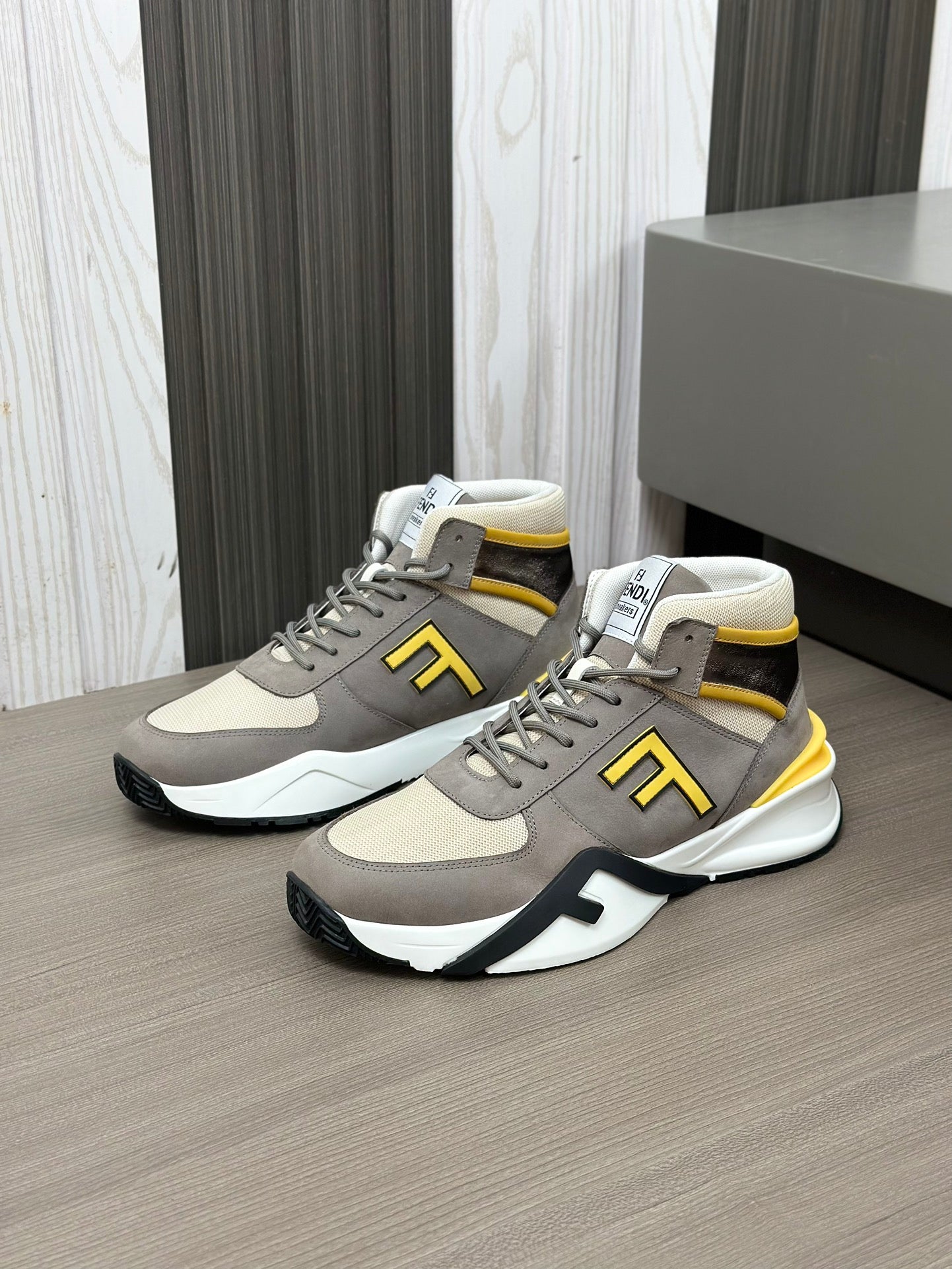 LuxluxHouse Best Quality Shoes Fendi