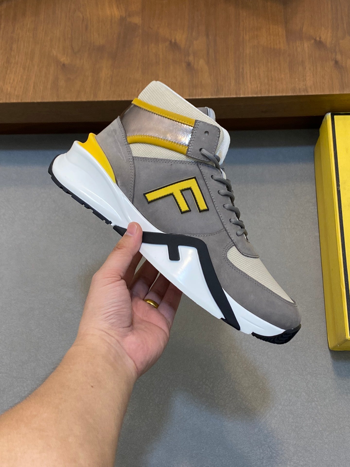 LuxluxHouse Best Quality Shoes Fendi