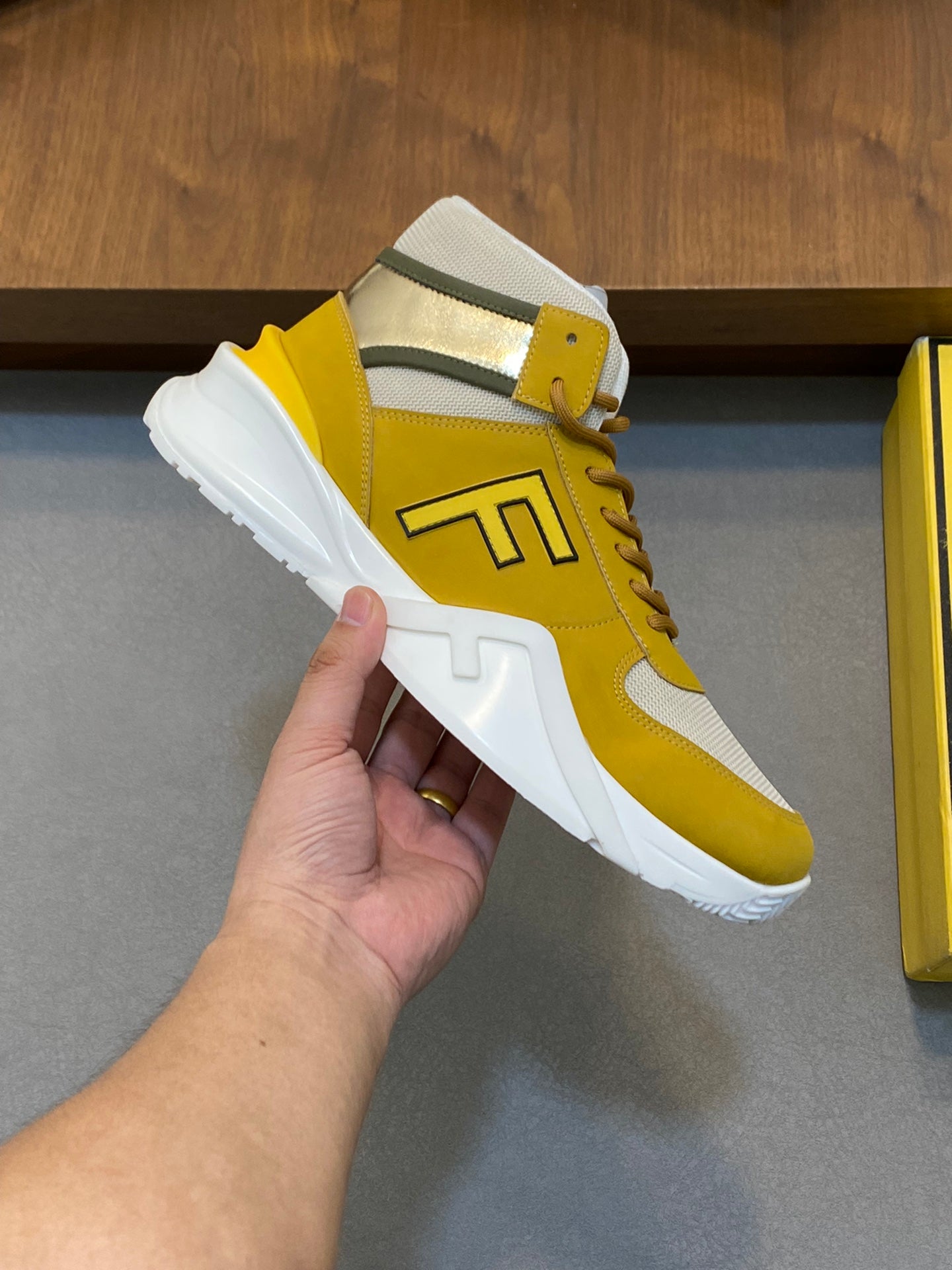 LuxluxHouse Best Quality Shoes Fendi