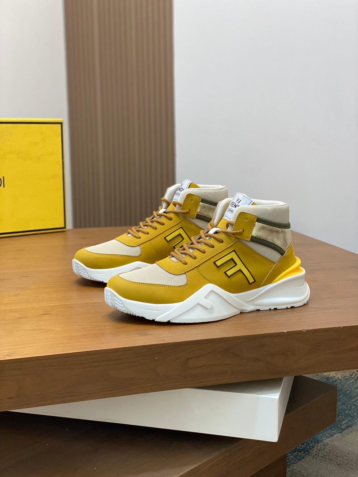 LuxluxHouse Best Quality Shoes Fendi