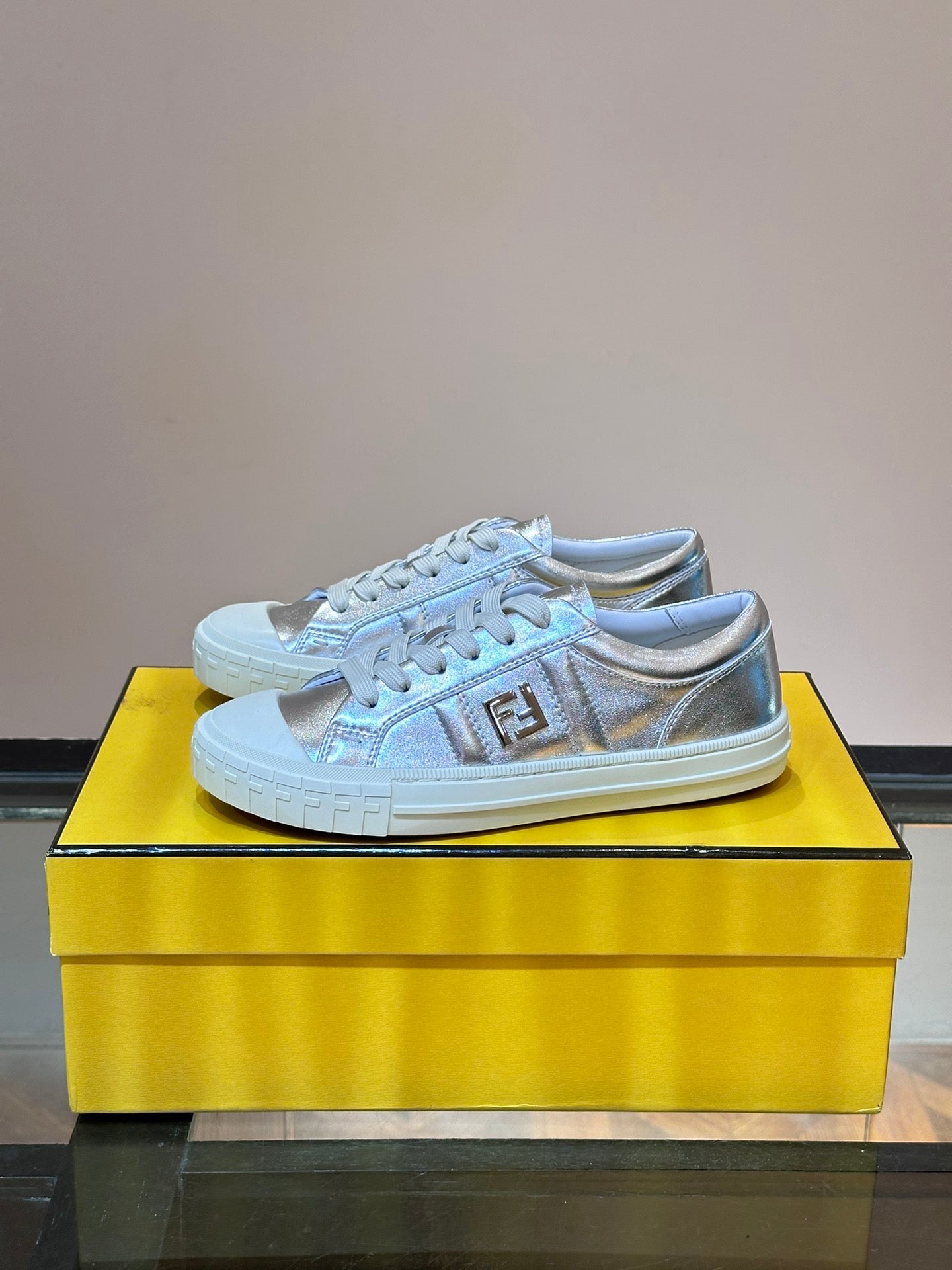 LuxluxHouse Best Quality Shoes Fendi