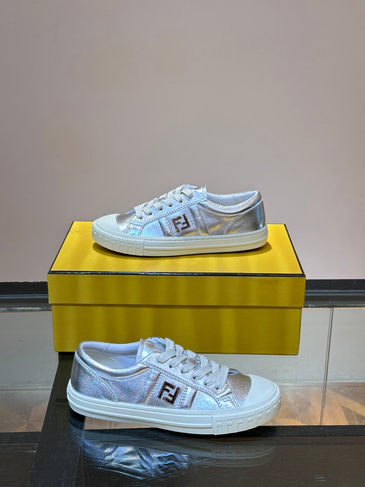 LuxluxHouse Best Quality Shoes Fendi