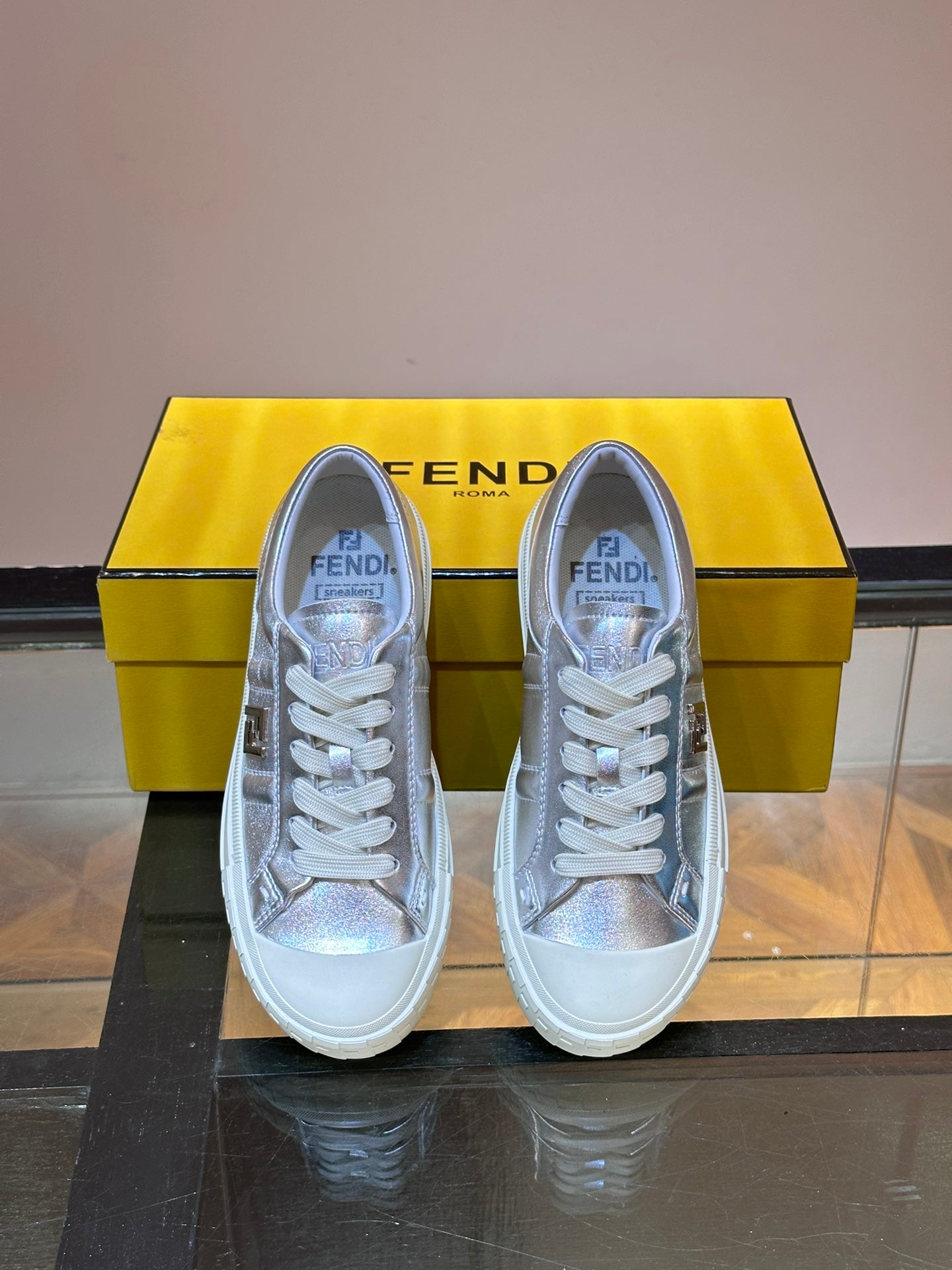 LuxluxHouse Best Quality Shoes Fendi
