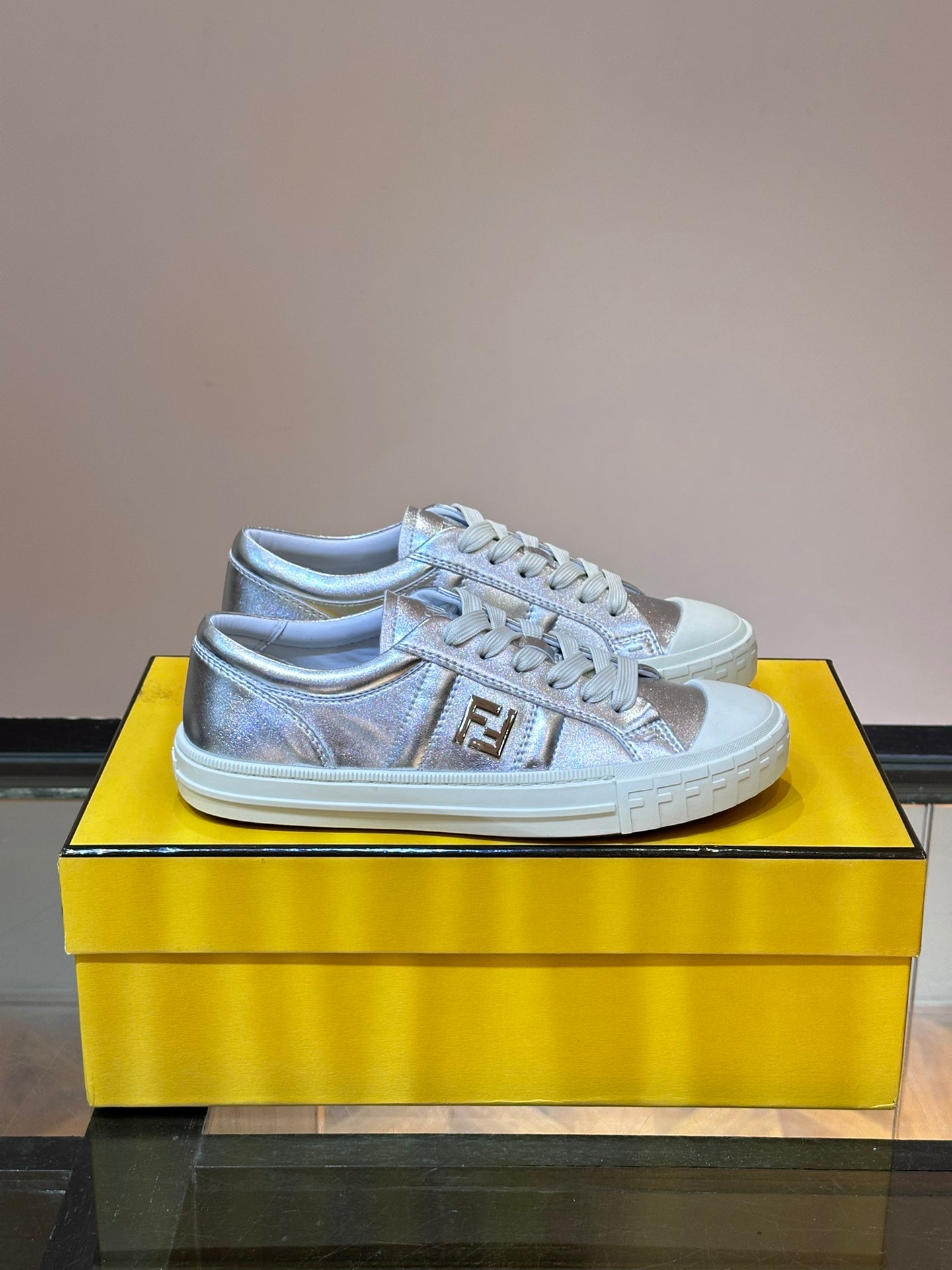 LuxluxHouse Best Quality Shoes Fendi