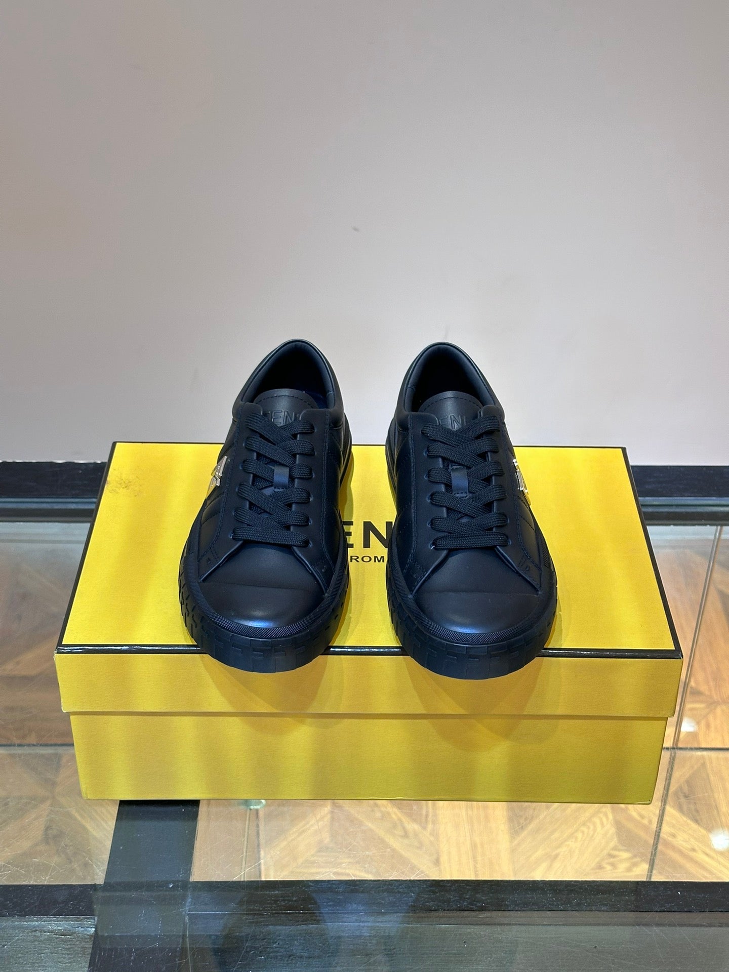 LuxluxHouse Best Quality Shoes Fendi