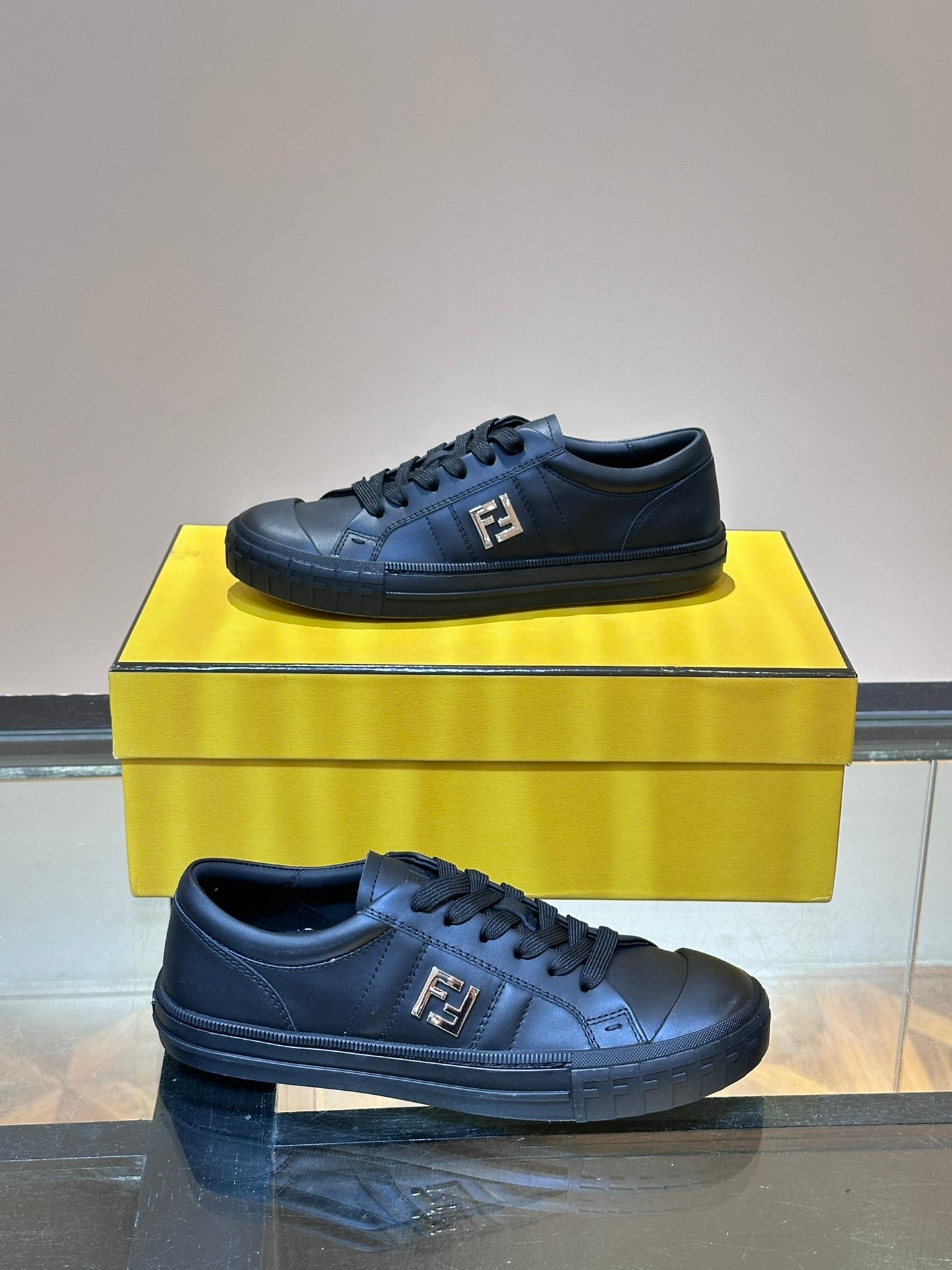 LuxluxHouse Best Quality Shoes Fendi