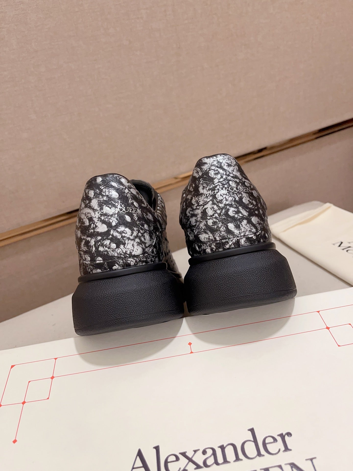 LuxluxHouse Best Quality Shoes Alexander McQueen