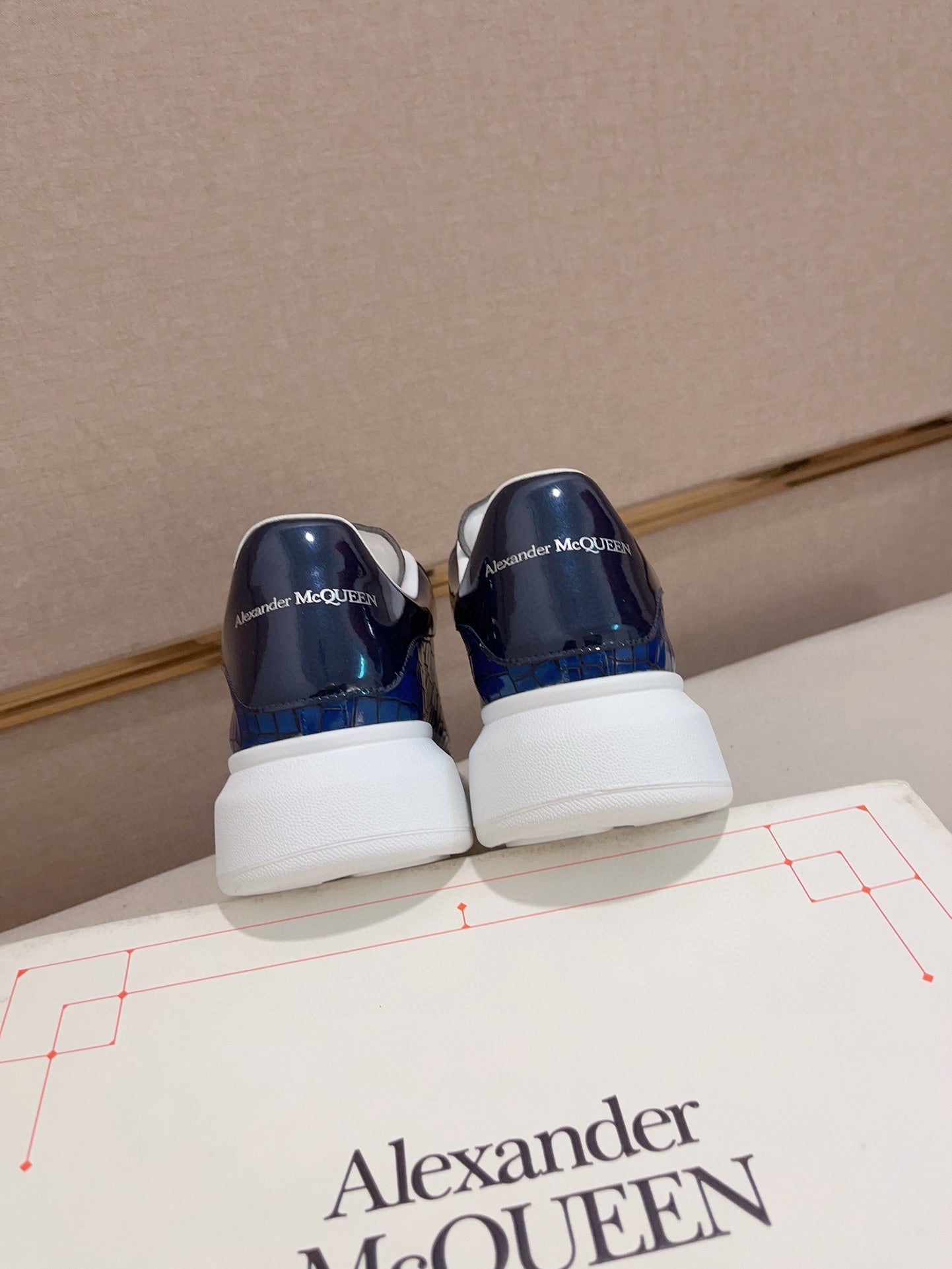 LuxluxHouse Best Quality Shoes Alexander McQueen