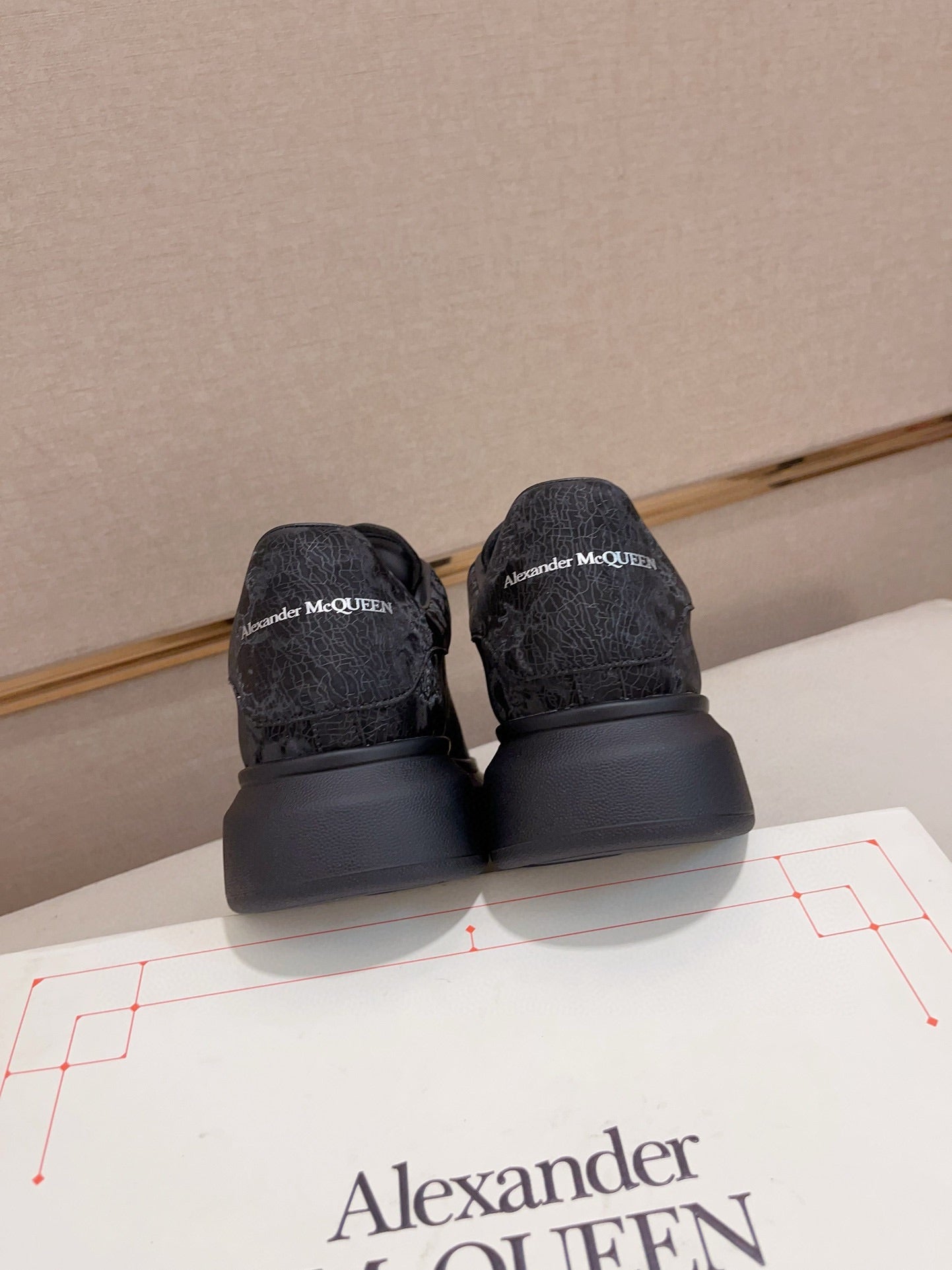 LuxluxHouse Best Quality Shoes Alexander McQueen