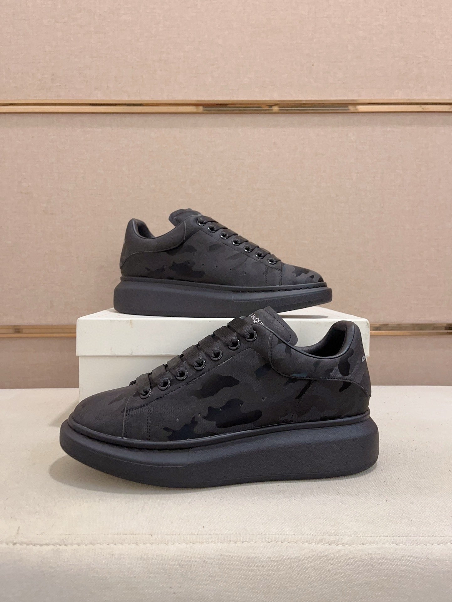 LuxluxHouse Best Quality Shoes Alexander McQueen