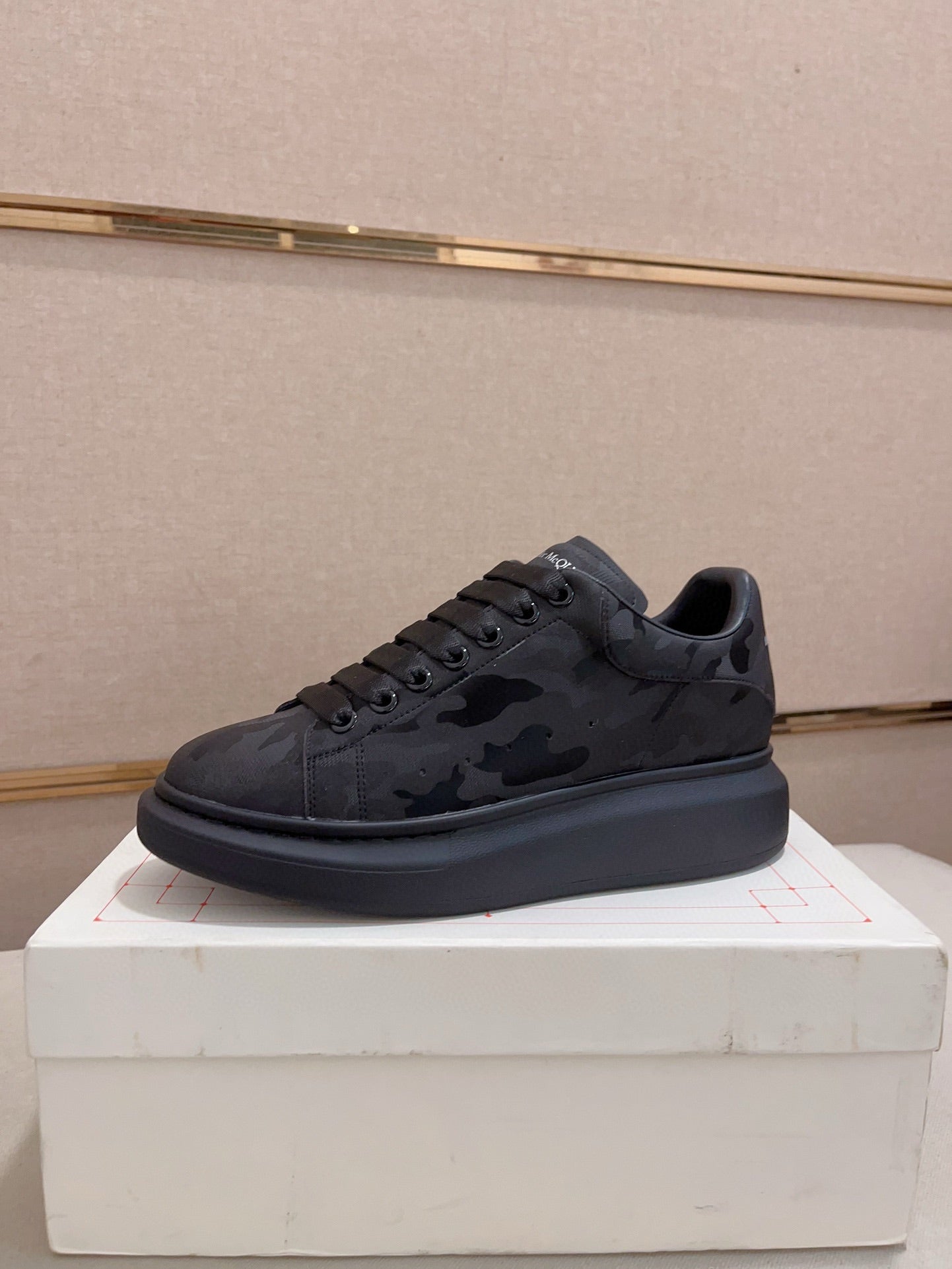 LuxluxHouse Best Quality Shoes Alexander McQueen