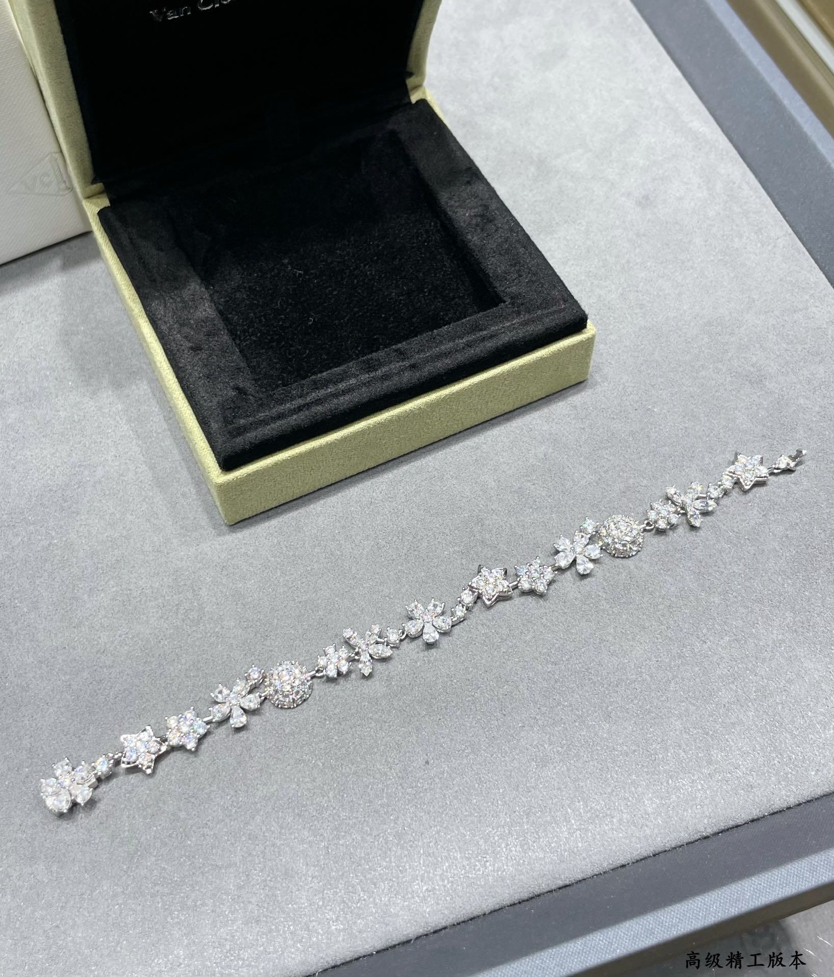 LuxluxHouse Best Quality Accessories Van Cleef & Arpels