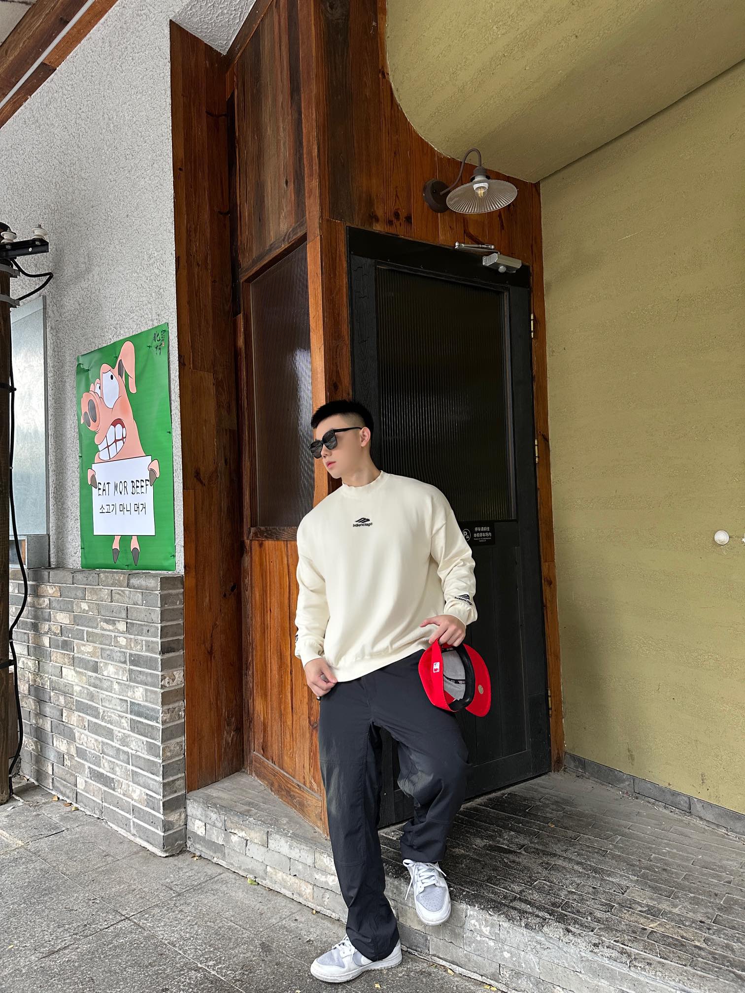 LuxluxHouse Best Quality Clothes Balenciaga Hoodie & Sweater