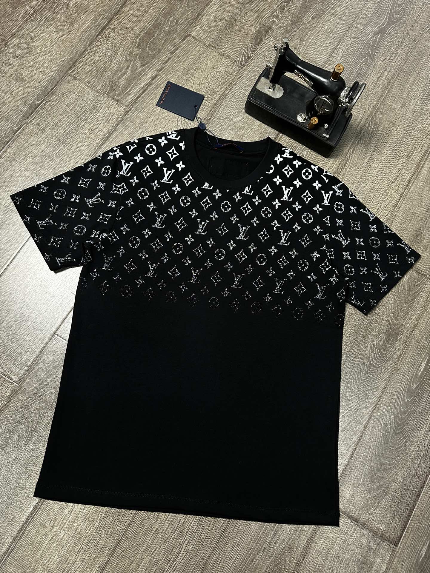LuxluxHouse Best Quality Clothes T-shirt Louis Vuitton