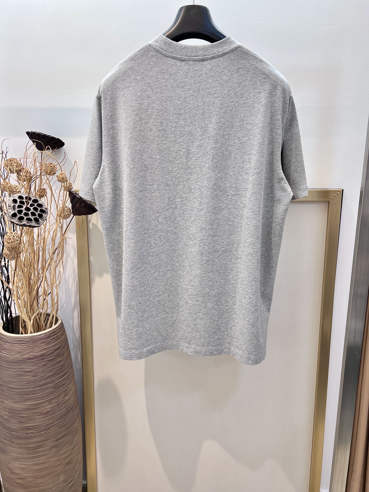 LuxluxHouse Best Quality Clothes T-shirt Loewe