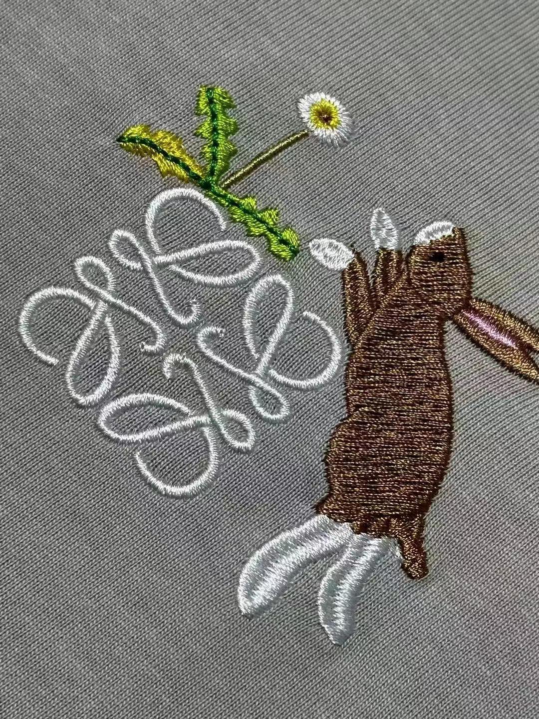 LuxluxHouse Best Quality Clothes T-shirt Loewe