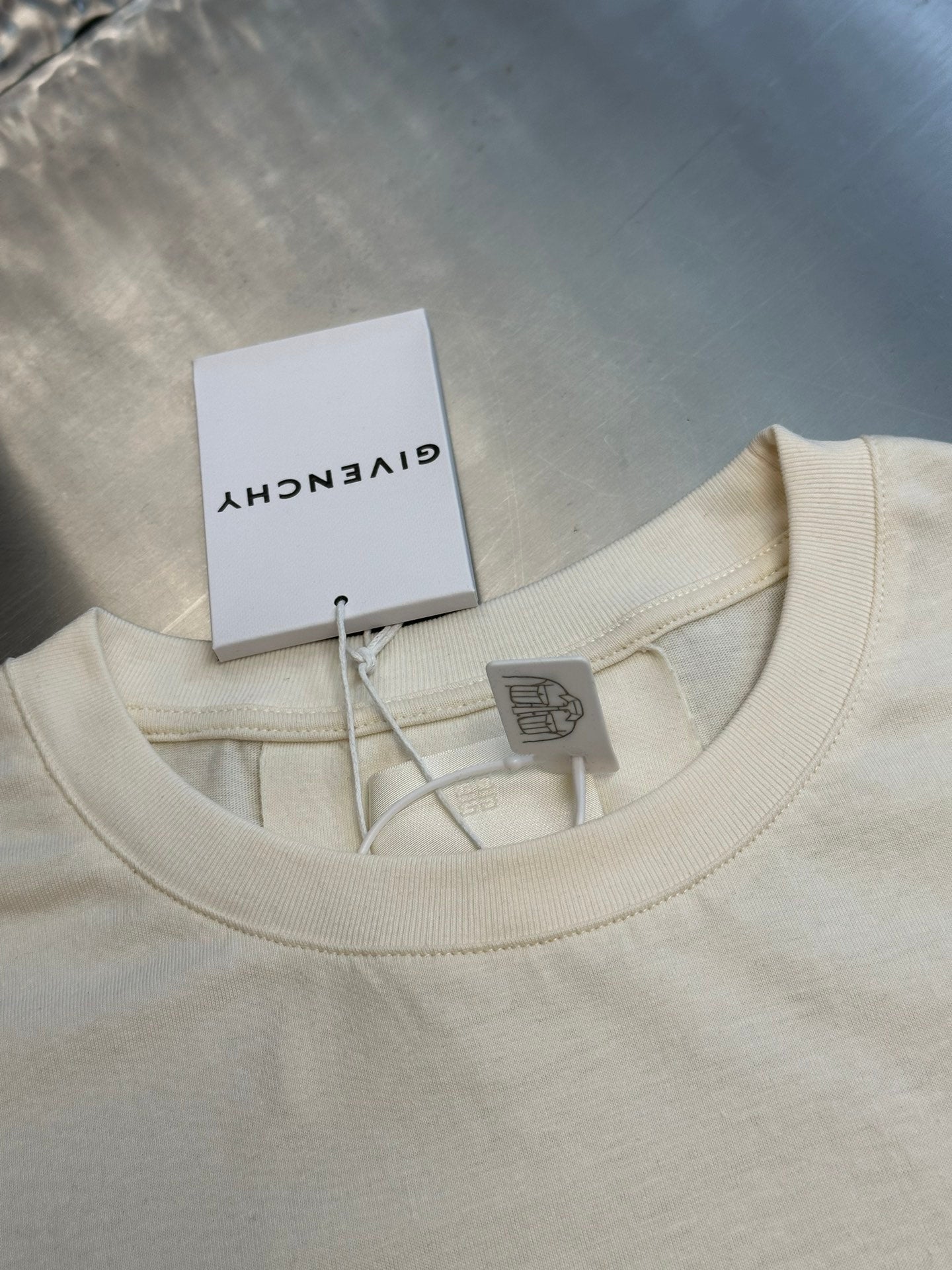 LuxluxHouse Best Quality Clothes Givenchy T-shirt