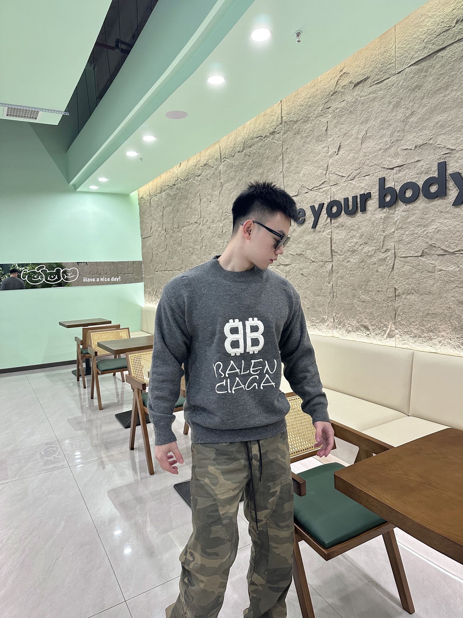 LuxluxHouse Best Quality Clothes Balenciaga Hoodie & Sweater
