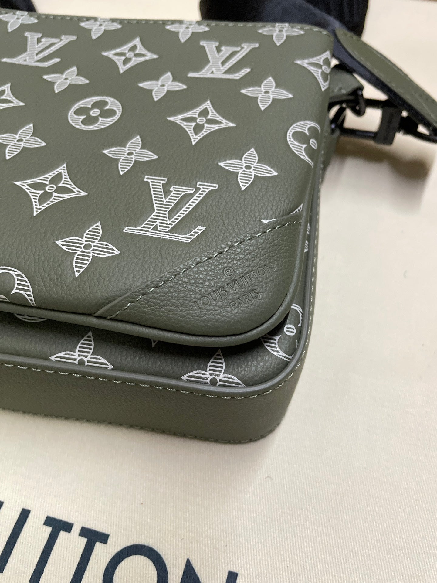 LuxluxHouse Best Quality Bags Louis Vuitton Women Men
