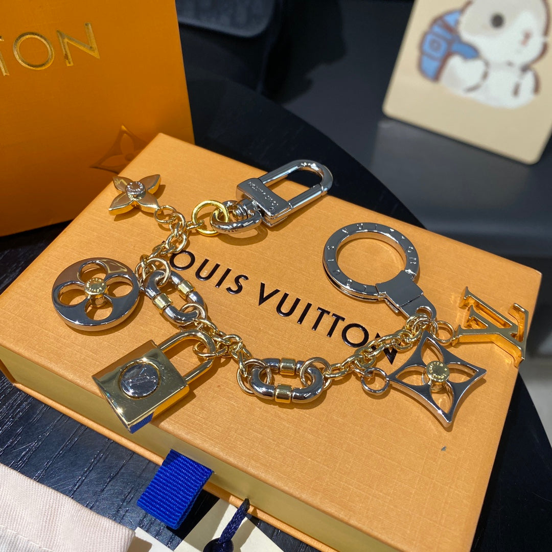 LuxluxHouse Best Quality Accessories Keychain Louis Vuitton Keychain