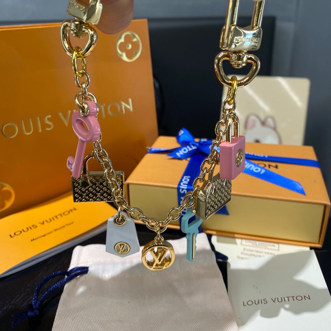 LuxluxHouse Best Quality Accessories Keychain Louis Vuitton Keychain