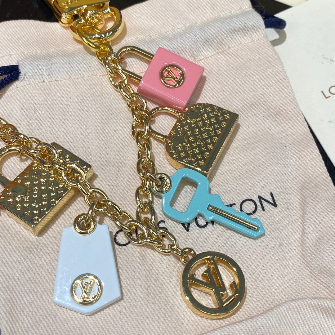 LuxluxHouse Best Quality Accessories Keychain Louis Vuitton Keychain