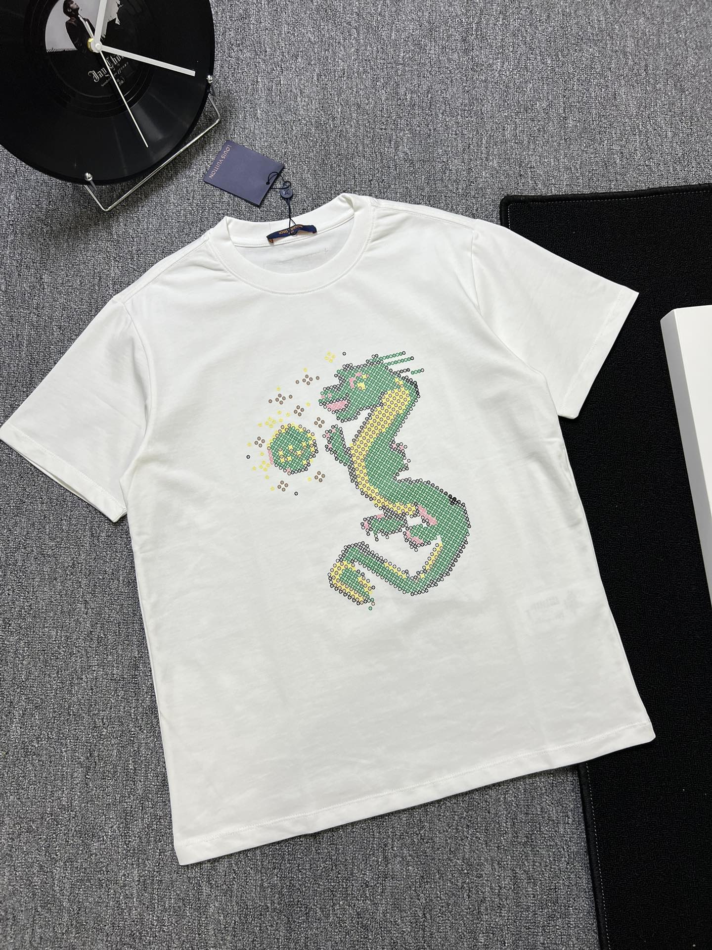 LuxluxHouse Best Quality Clothes T-shirt Louis Vuitton