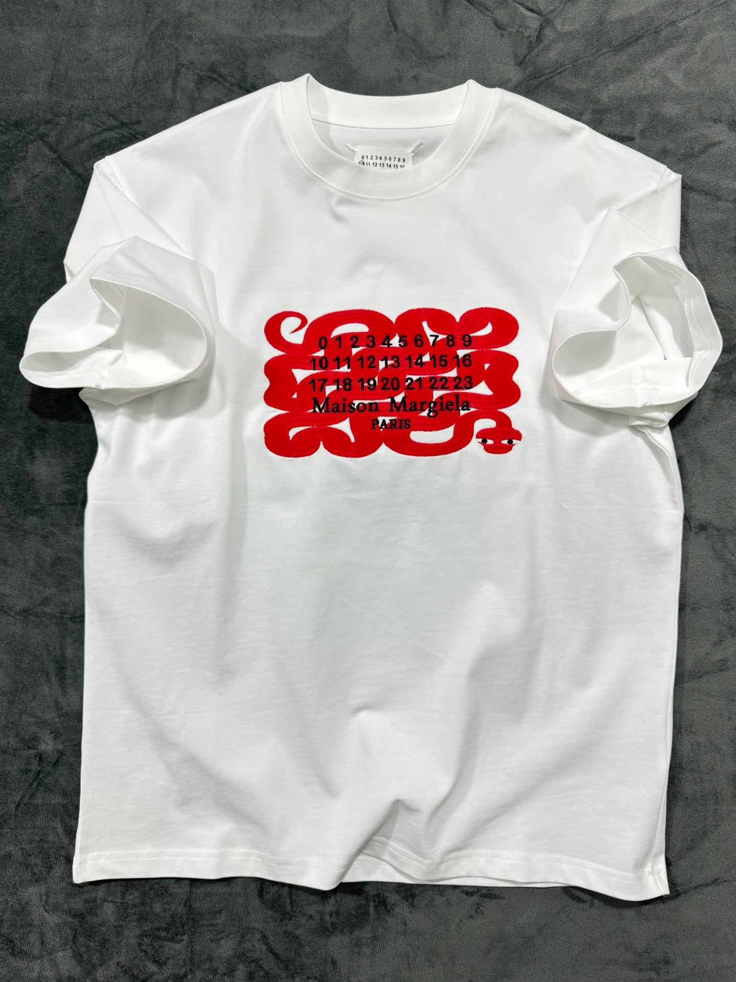 LuxluxHouse Best Quality Clothes T-shirt Chanel & Maison Margiela