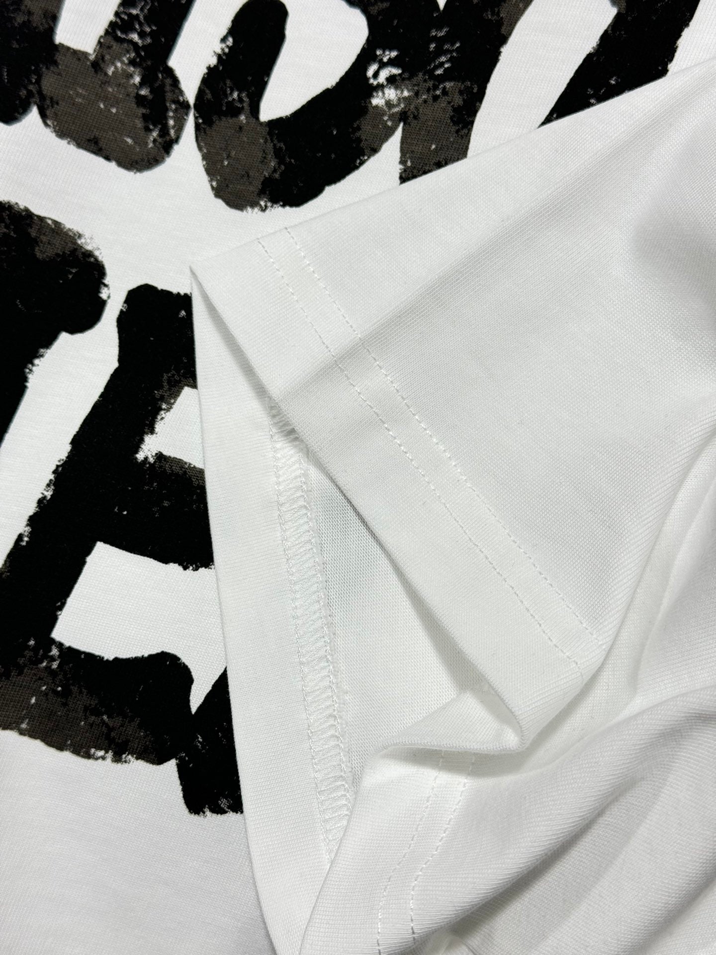 LuxluxHouse Best Quality Clothes T-shirt Chanel & Maison Margiela