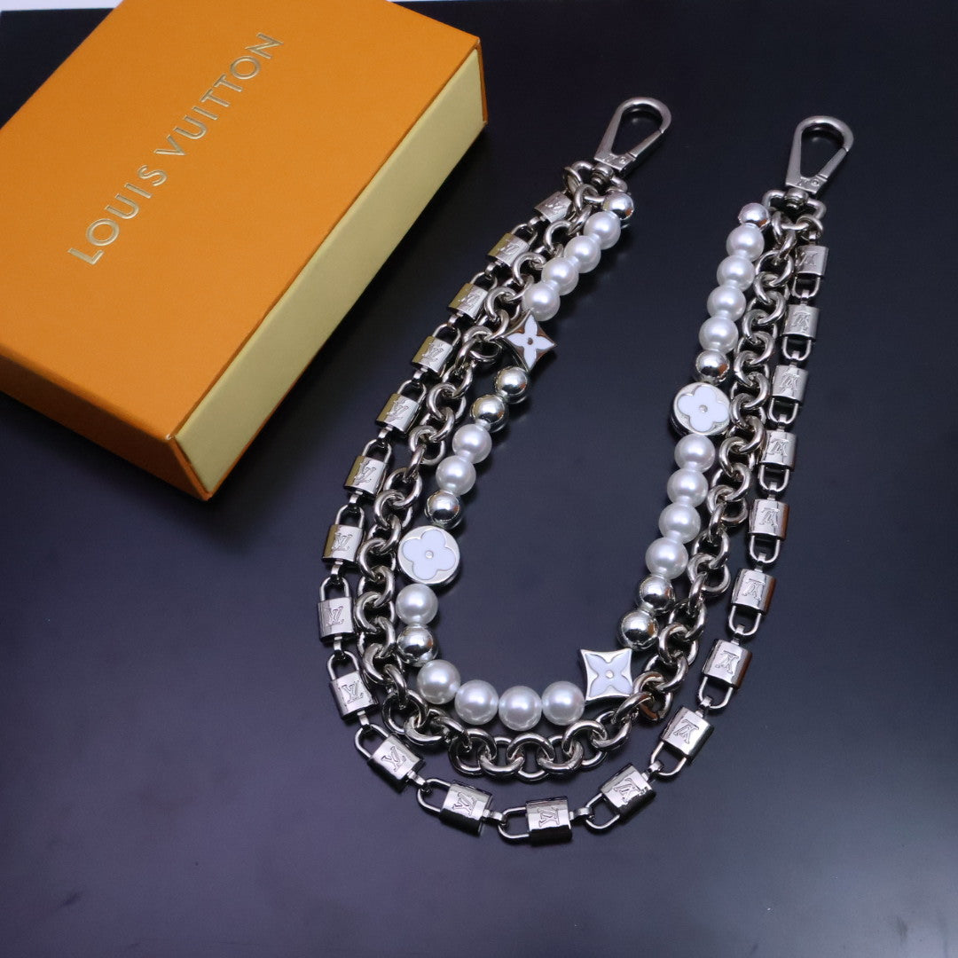 LuxluxHouse Best Quality Accessories Keychain Louis Vuitton