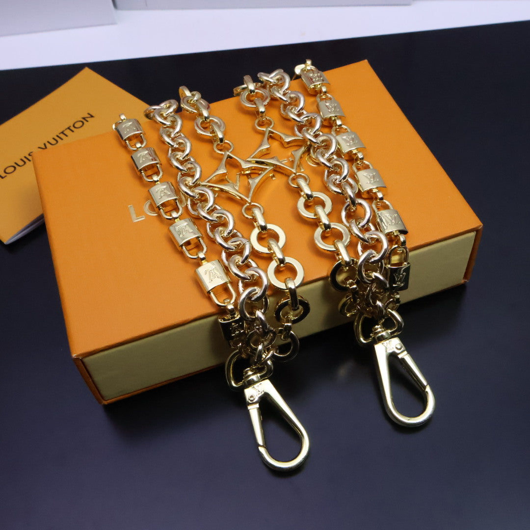 LuxluxHouse Best Quality Accessories Keychain Louis Vuitton