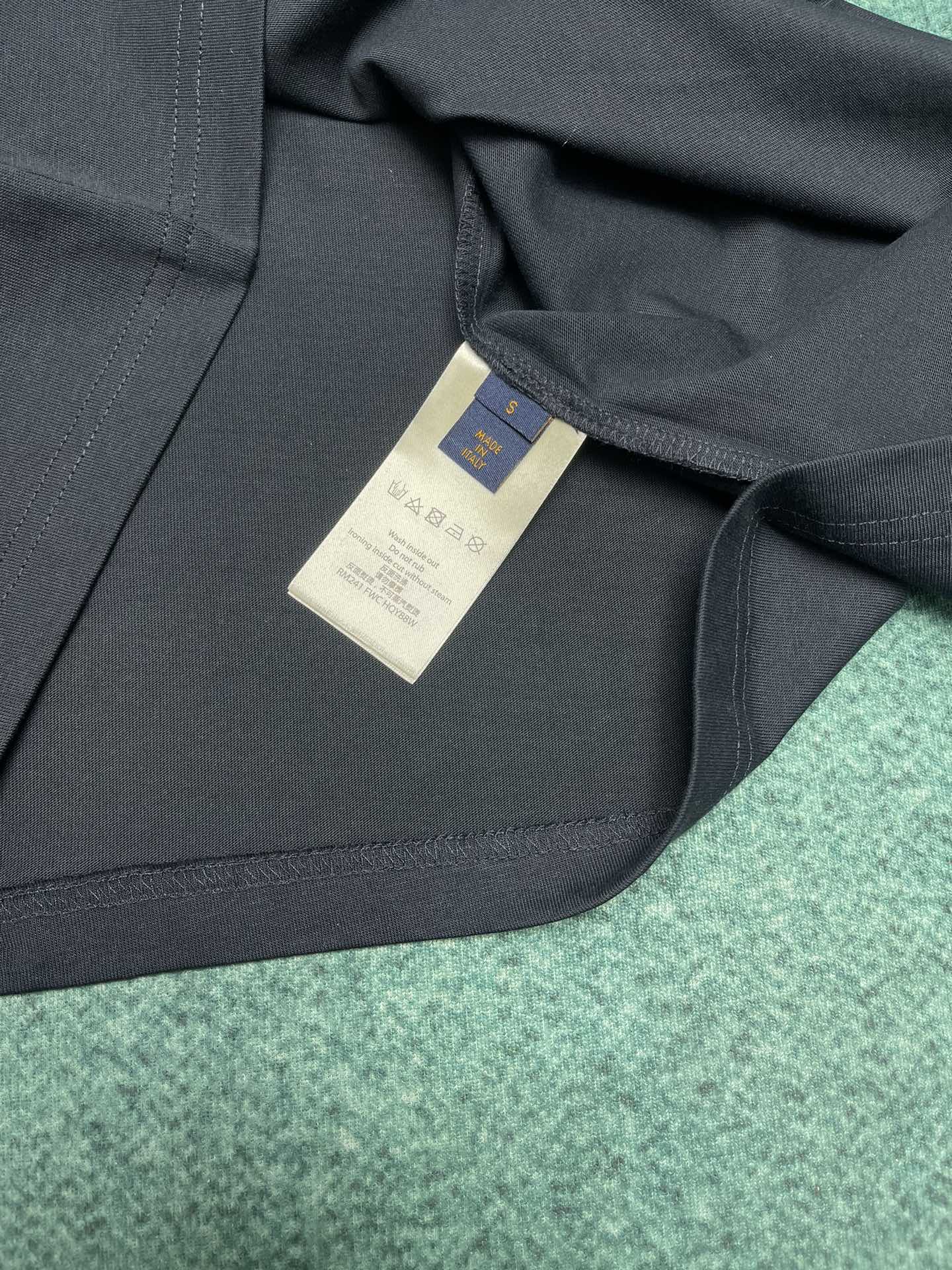 LuxluxHouse Best Quality Clothes T-shirt Louis Vuitton