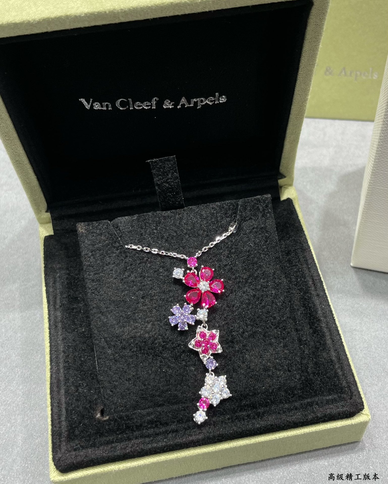 LuxluxHouse Best Quality Accessories Van Cleef & Arpels