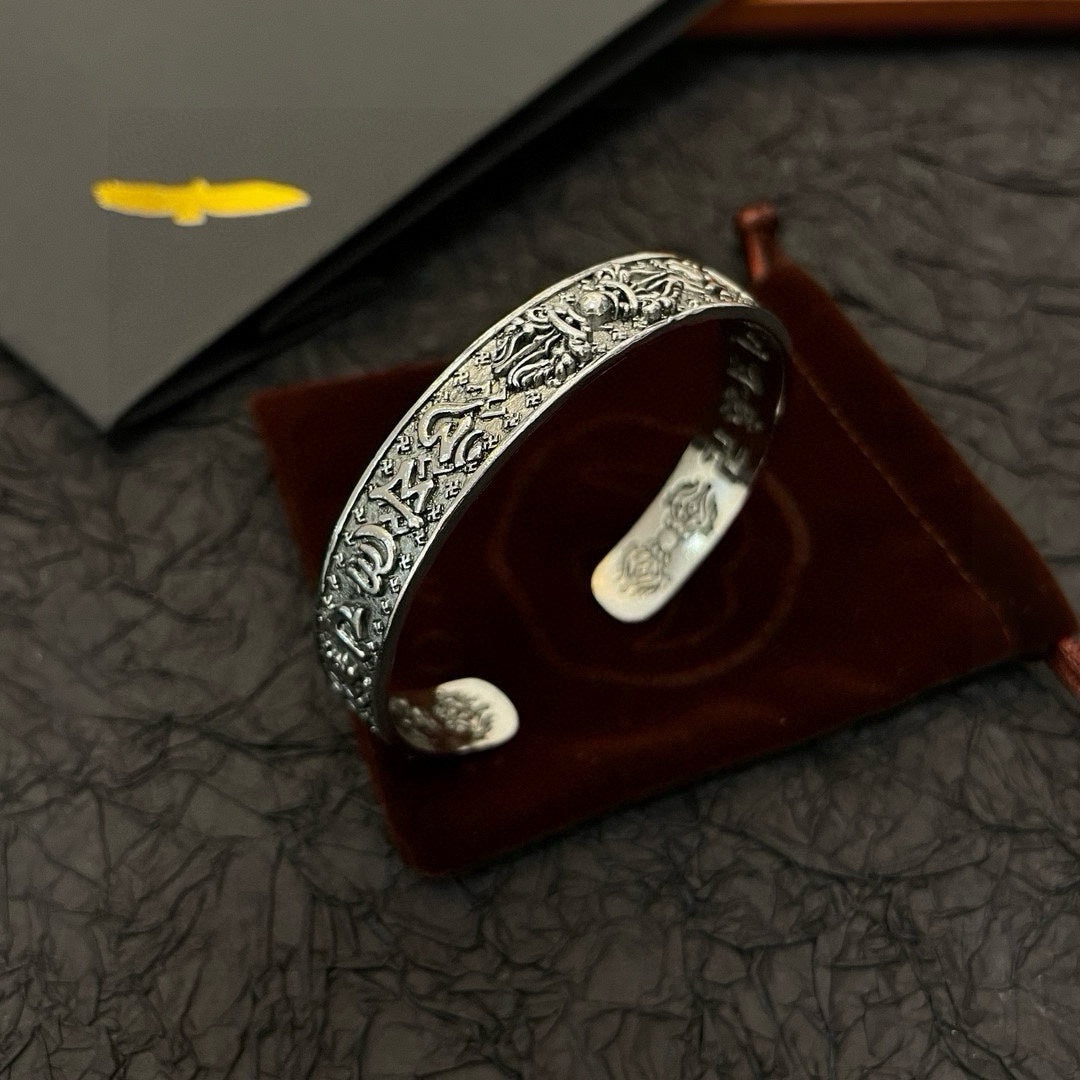 LuxluxHouse Best Quality Accessories Goros