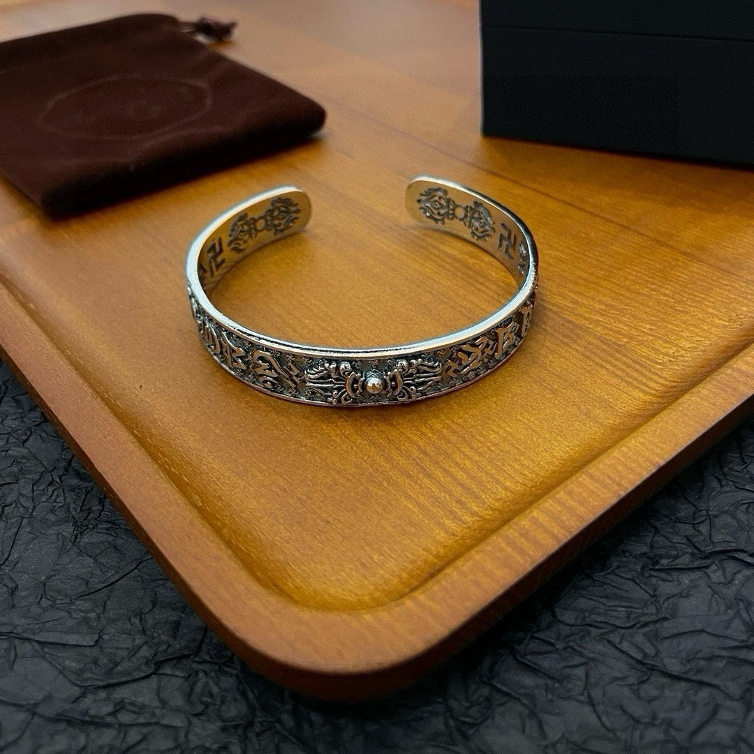 LuxluxHouse Best Quality Accessories Goros