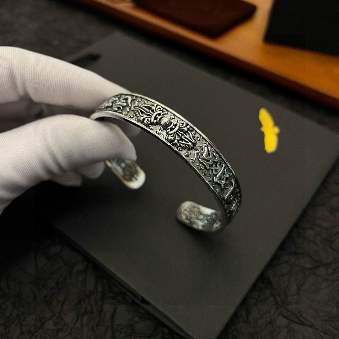 LuxluxHouse Best Quality Accessories Goros