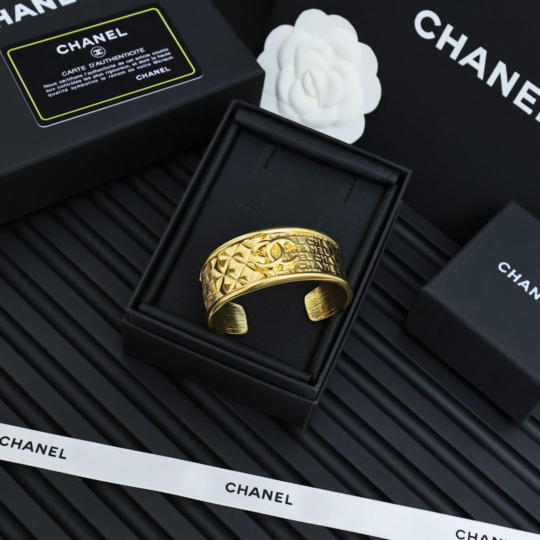 LuxluxHouse Best Quality Accessories Bracelet Bracelet Earrings Chanel Earrings