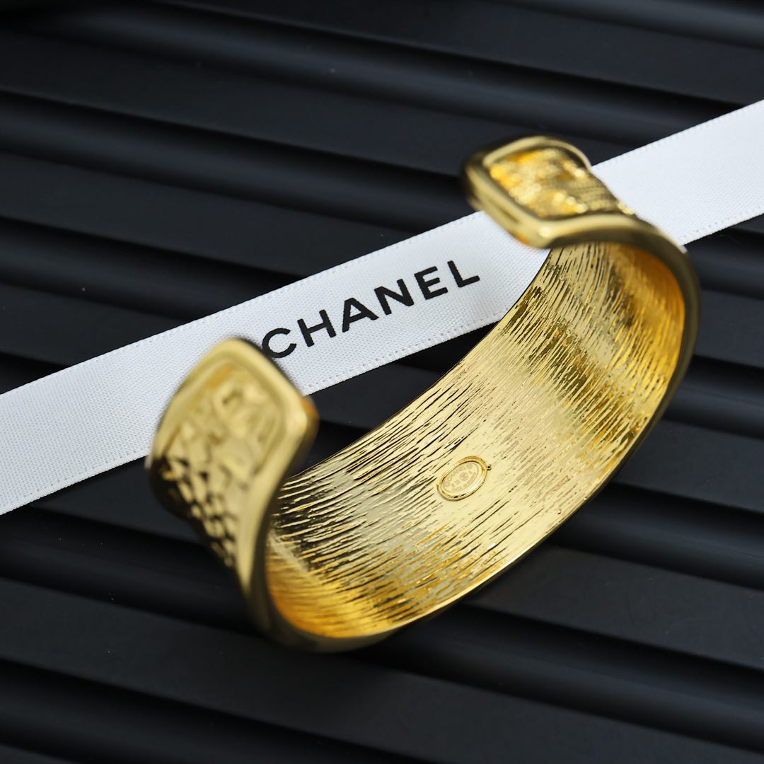 LuxluxHouse Best Quality Accessories Bracelet Bracelet Earrings Chanel Earrings