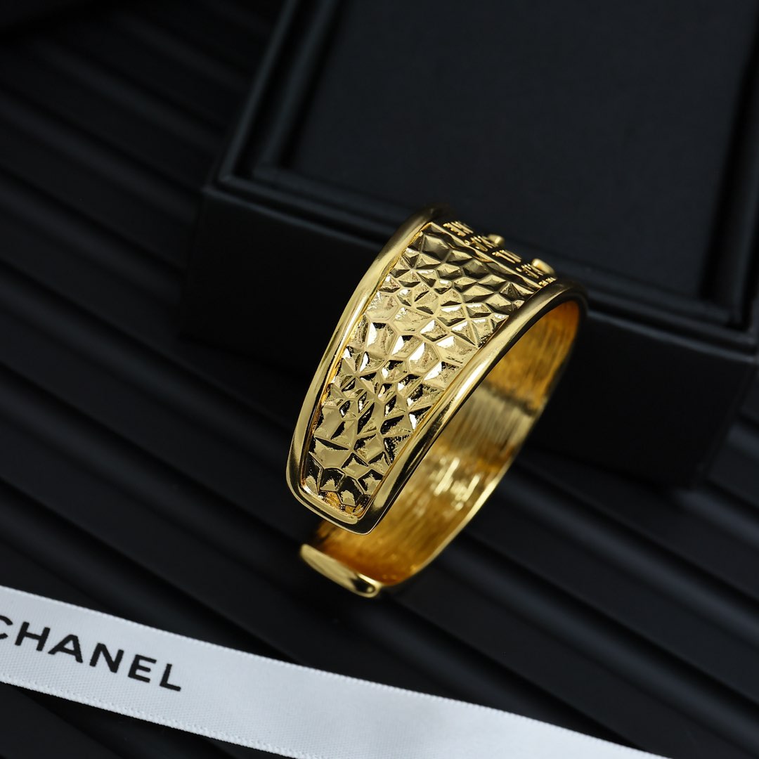 LuxluxHouse Best Quality Accessories Bracelet Bracelet Earrings Chanel Earrings