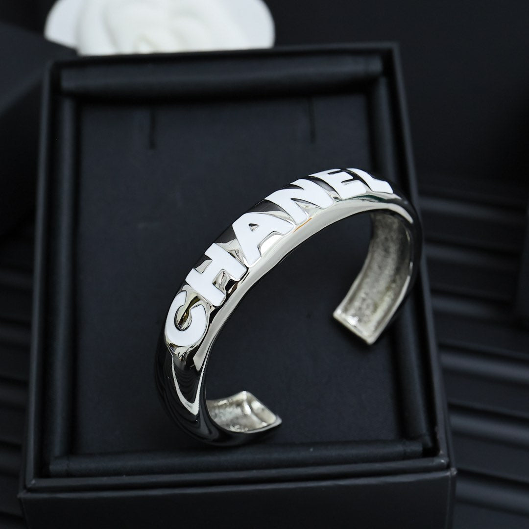LuxluxHouse Best Quality Accessories Bracelet Bracelet Earrings Chanel Earrings