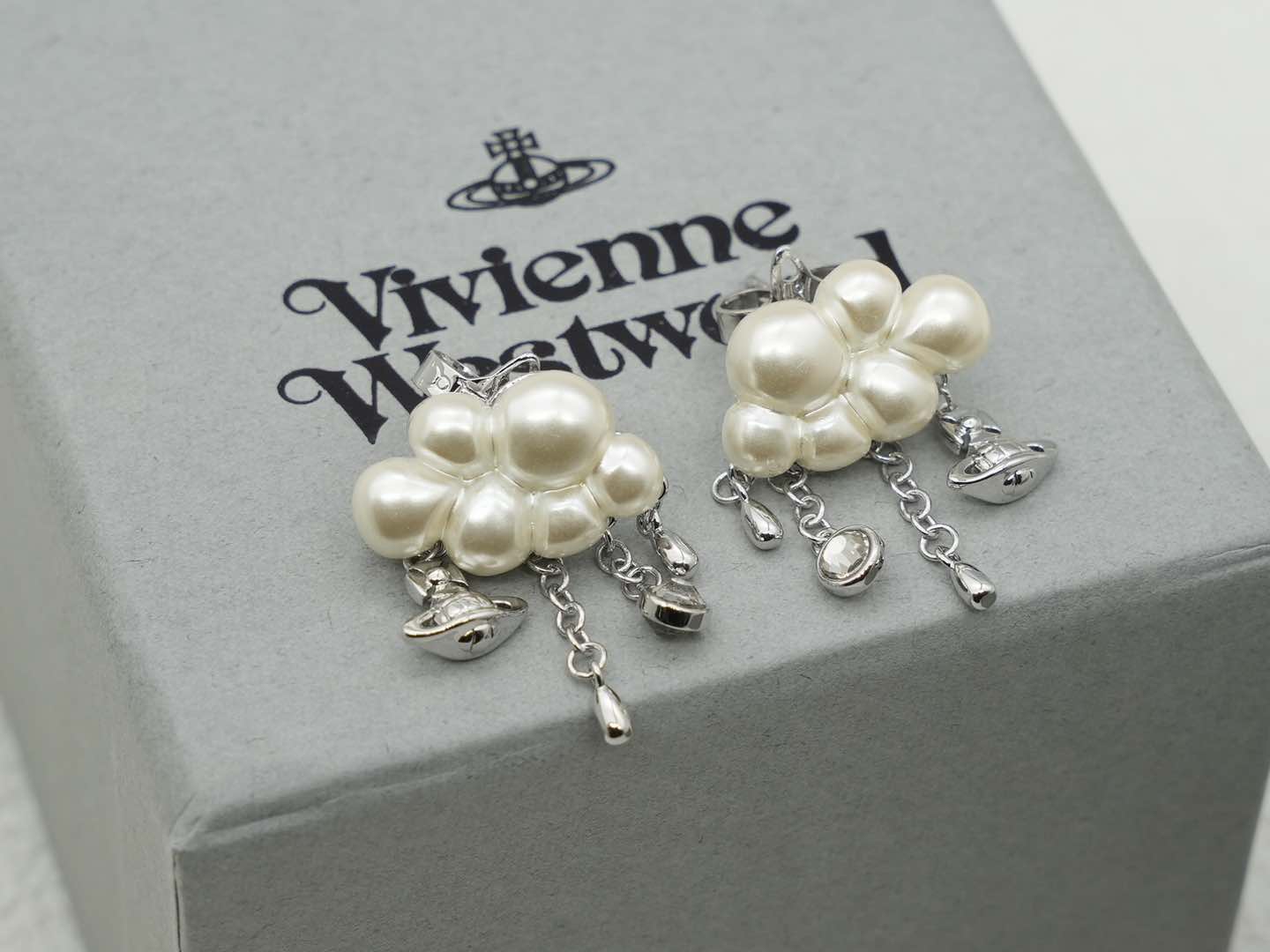 LuxluxHouse Best Quality Accessories Vivienne Westwood